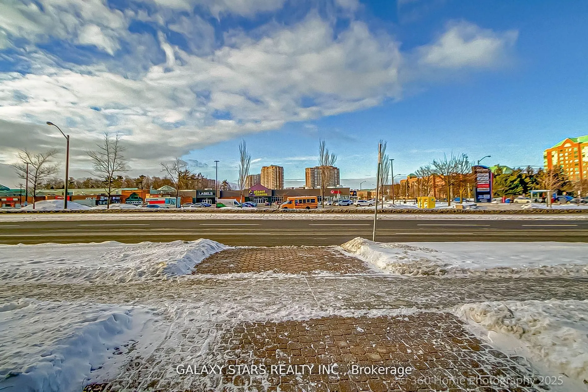 10 Tapscott Road, #304