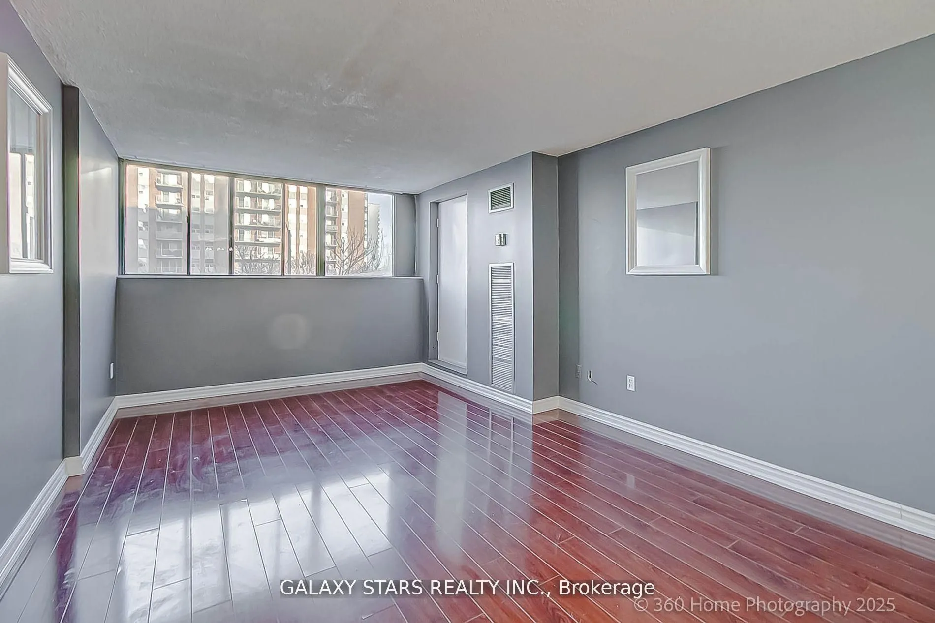 10 Tapscott Road, #304