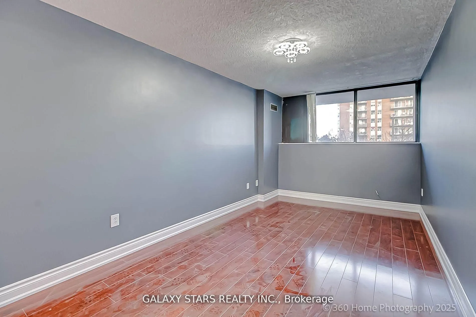 10 Tapscott Road, #304