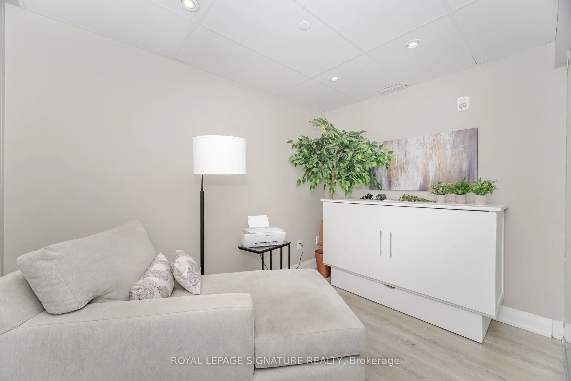 200 Woodbine Avenue, #502