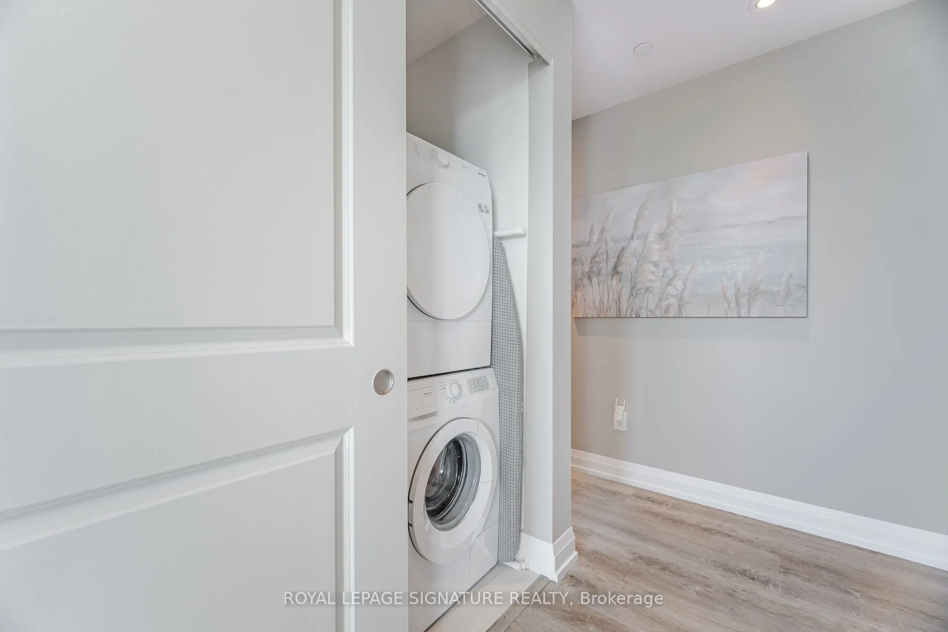 200 Woodbine Avenue, #502