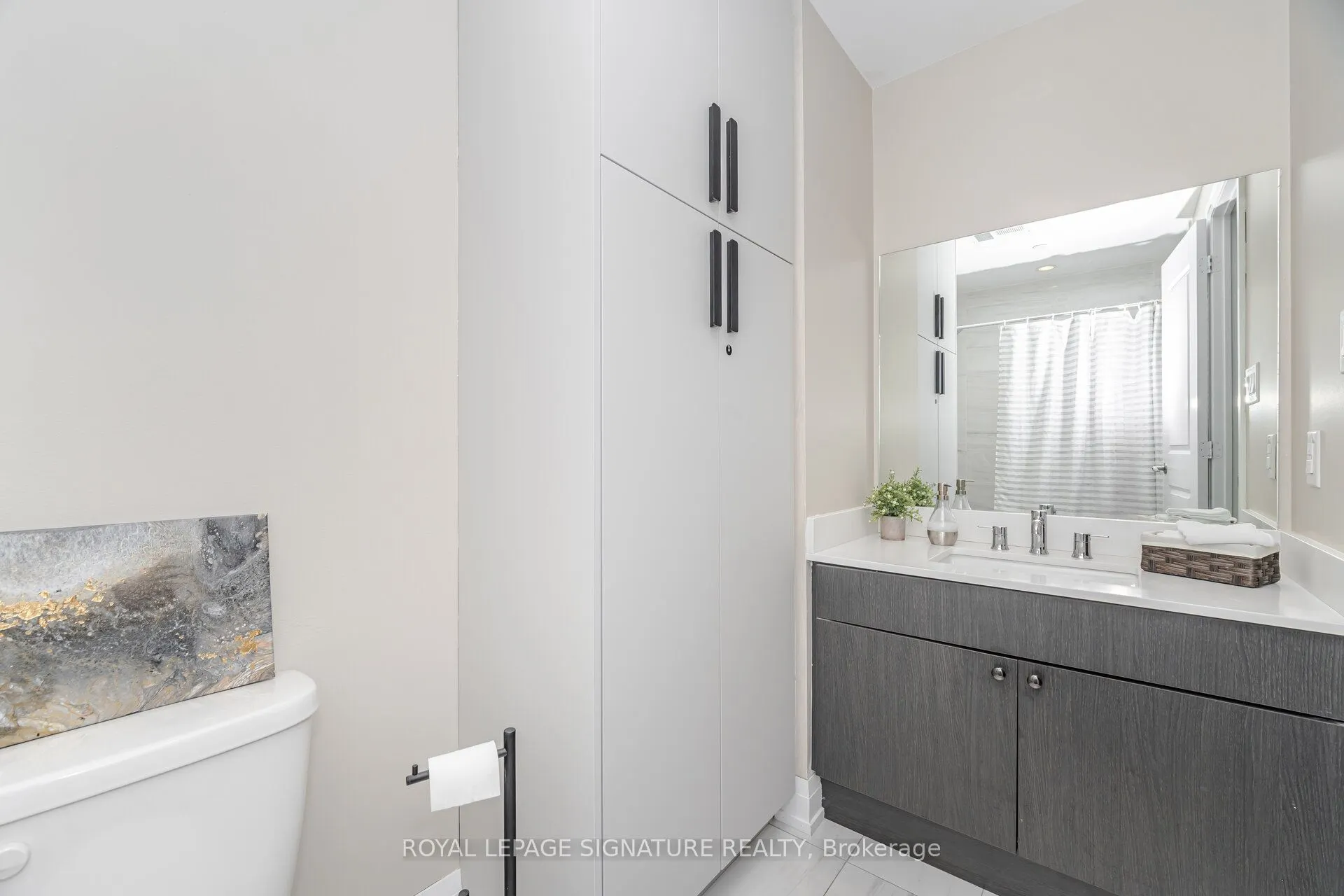 200 Woodbine Avenue, #502