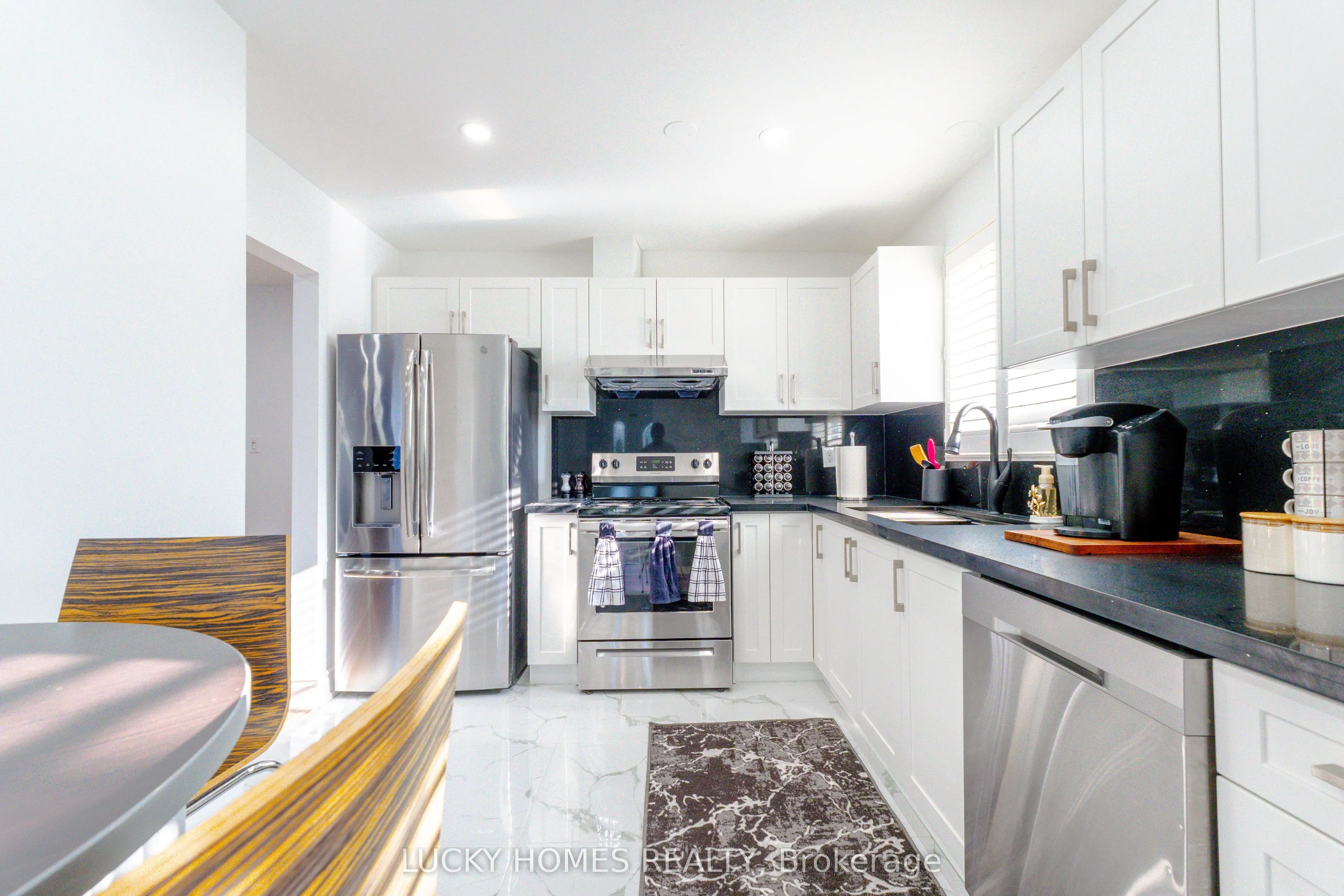 33 Vanstone Court