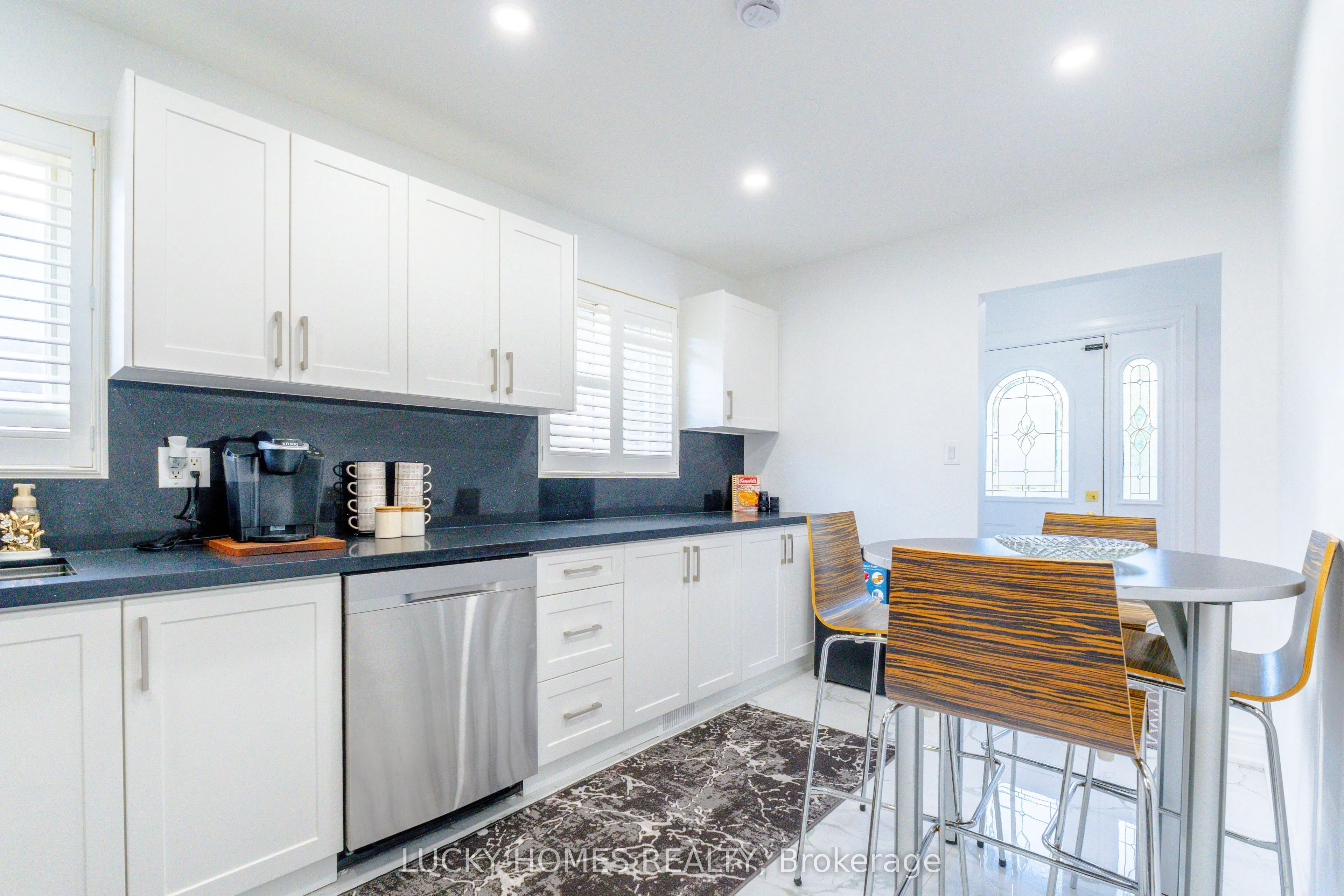 33 Vanstone Court