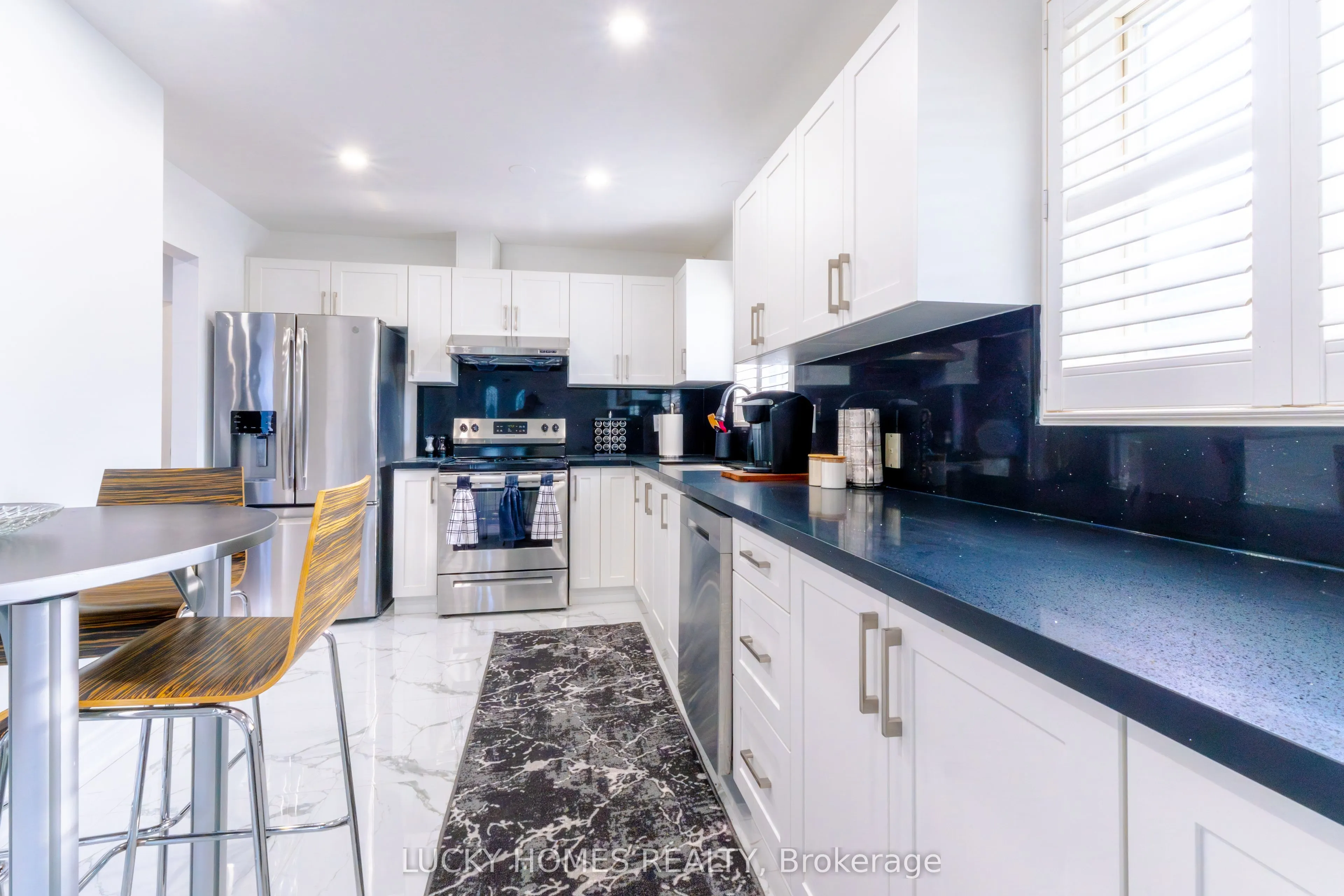 33 Vanstone Court