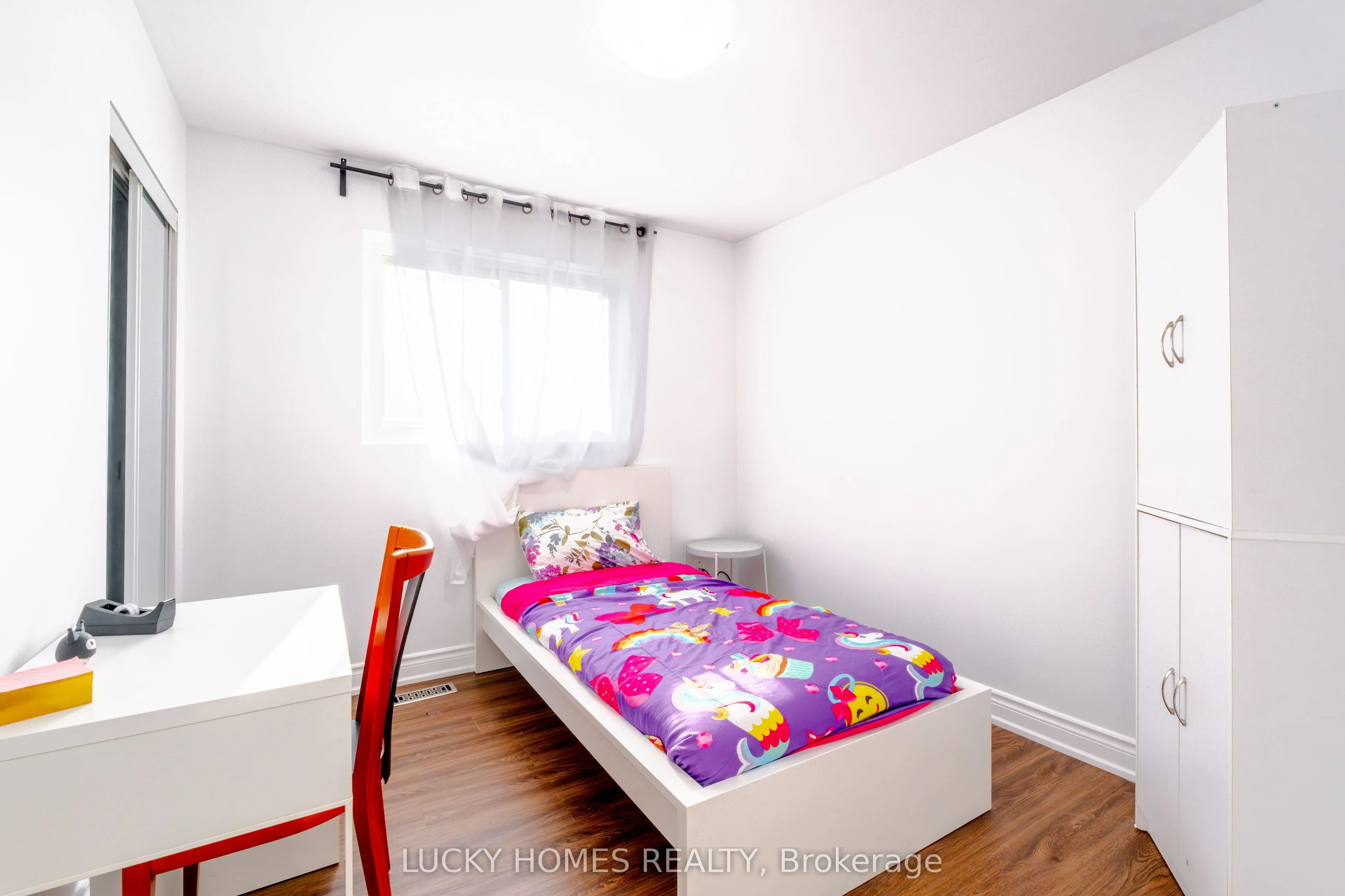 33 Vanstone Court