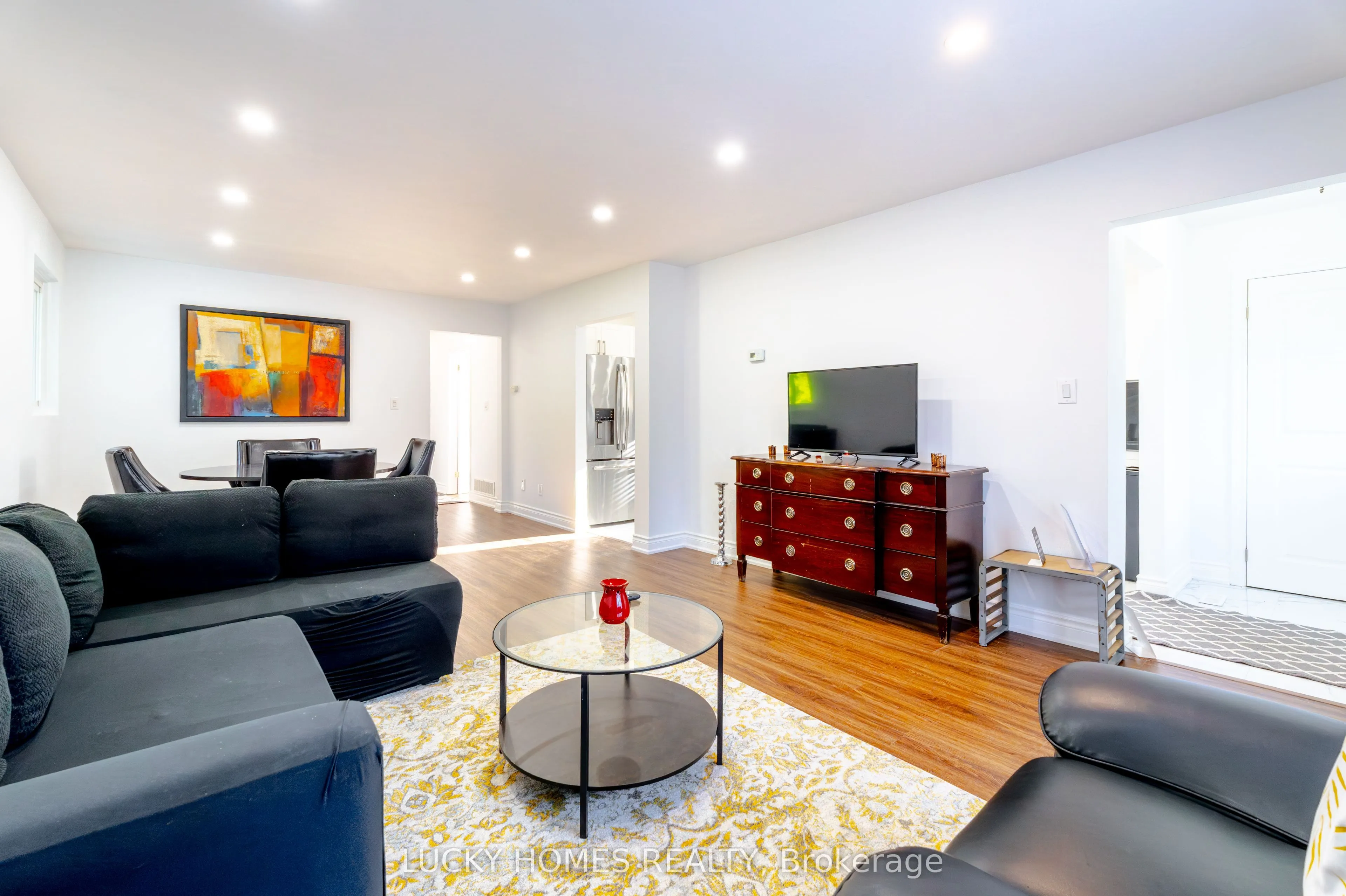33 Vanstone Court