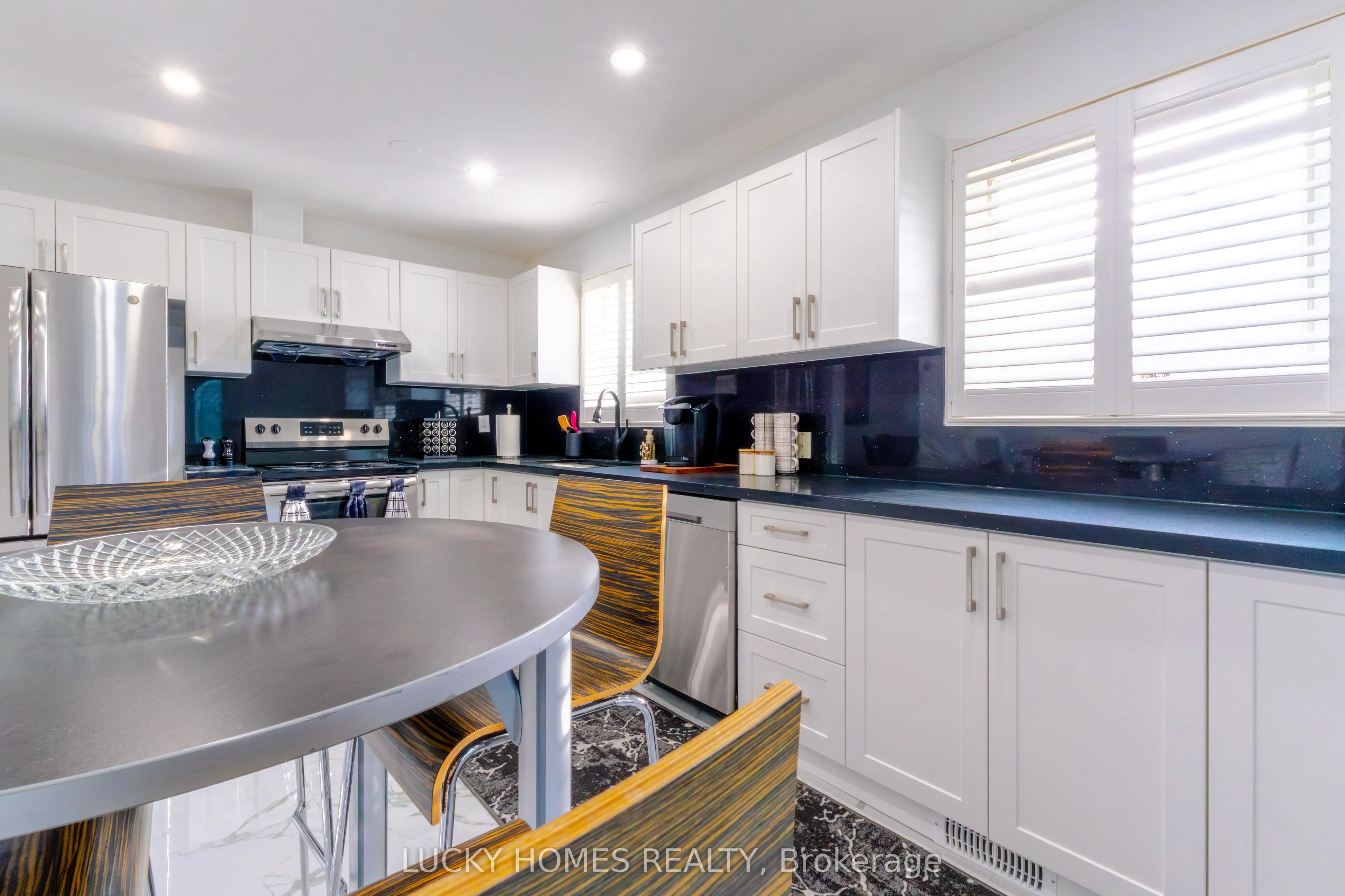 33 Vanstone Court