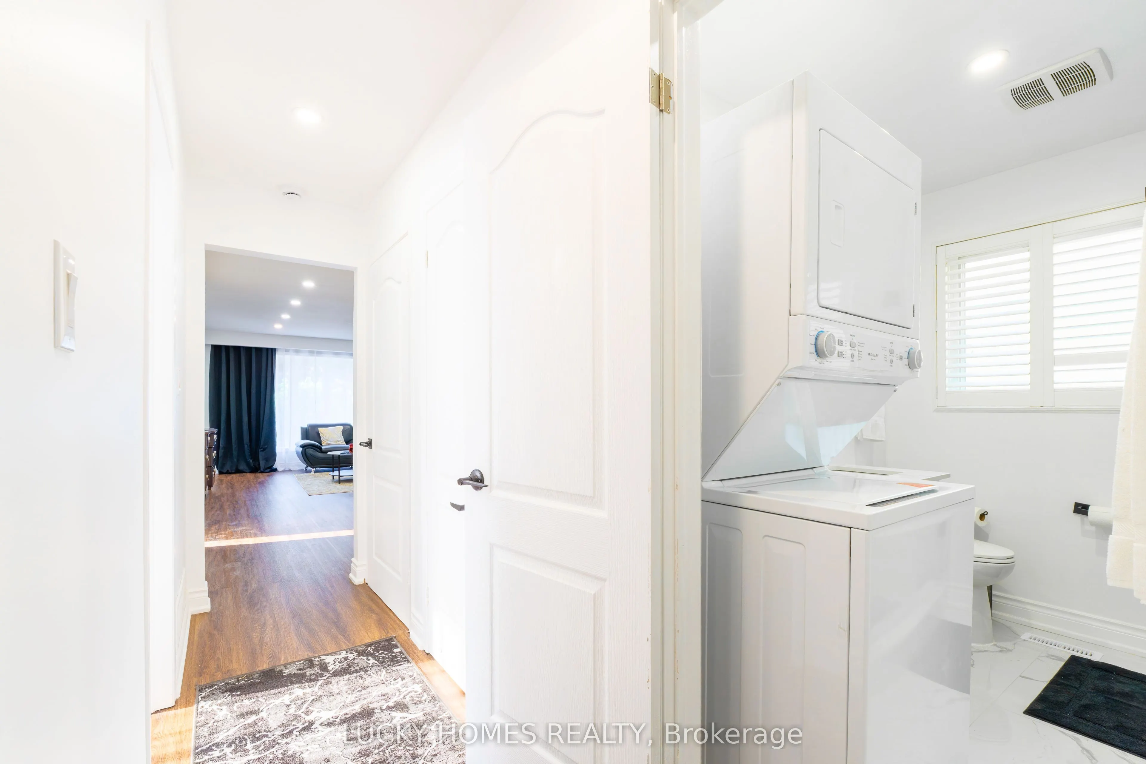33 Vanstone Court