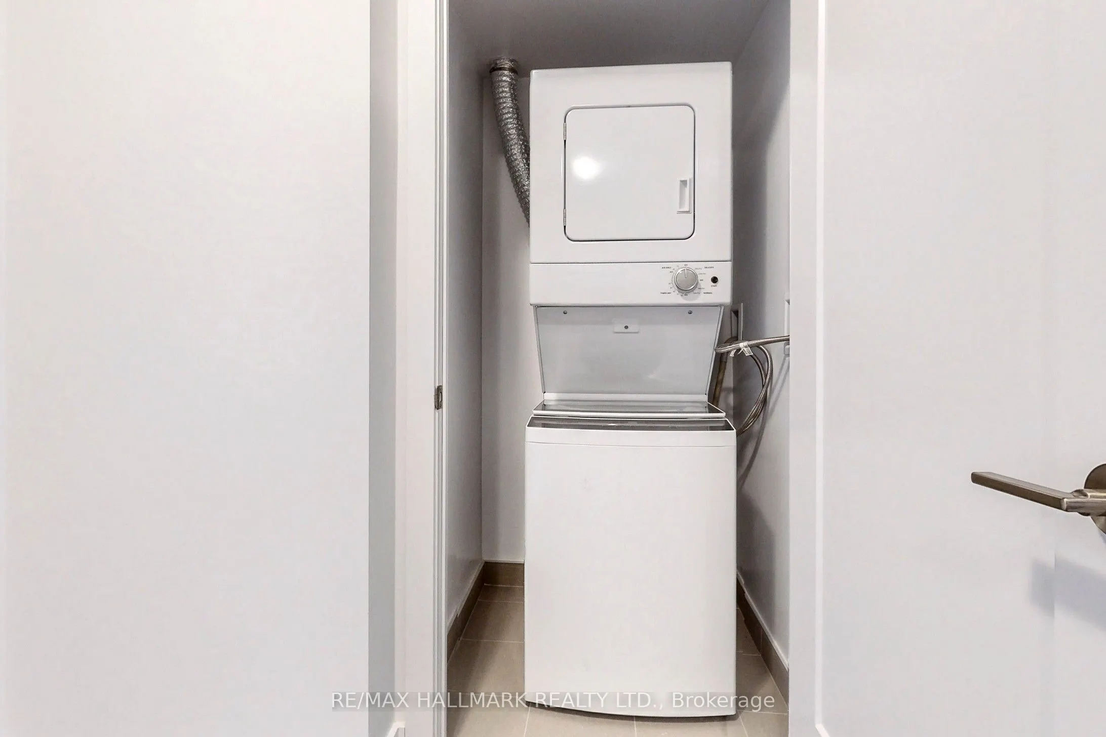 2550 Simcoe Street N, #2310
