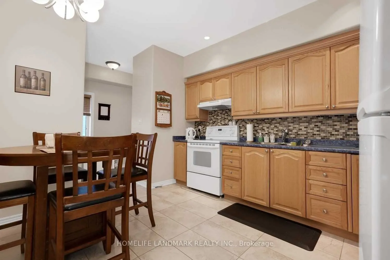6 Osgoode Gate, #Main Fl