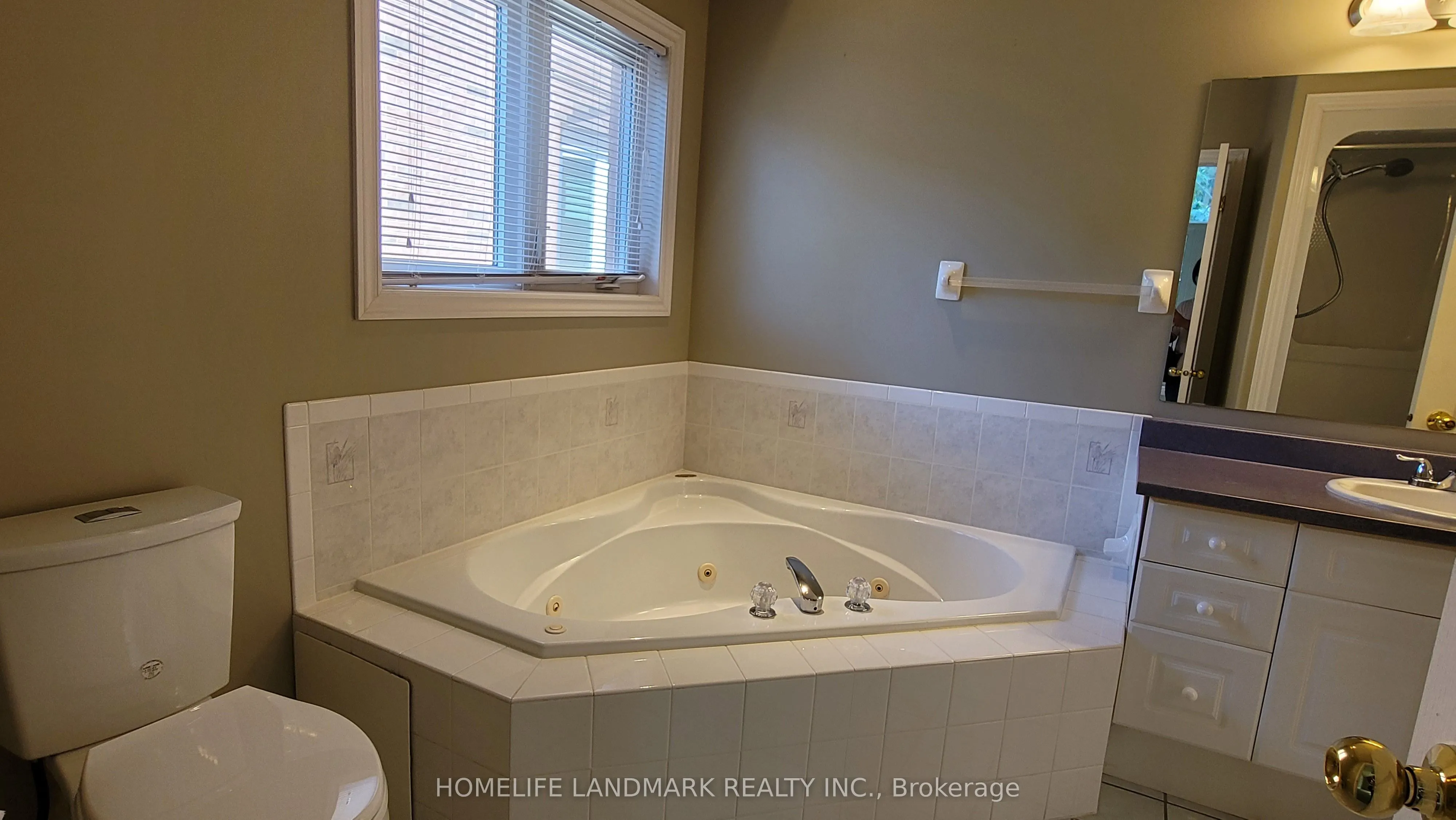6 Osgoode Gate, #Main Fl