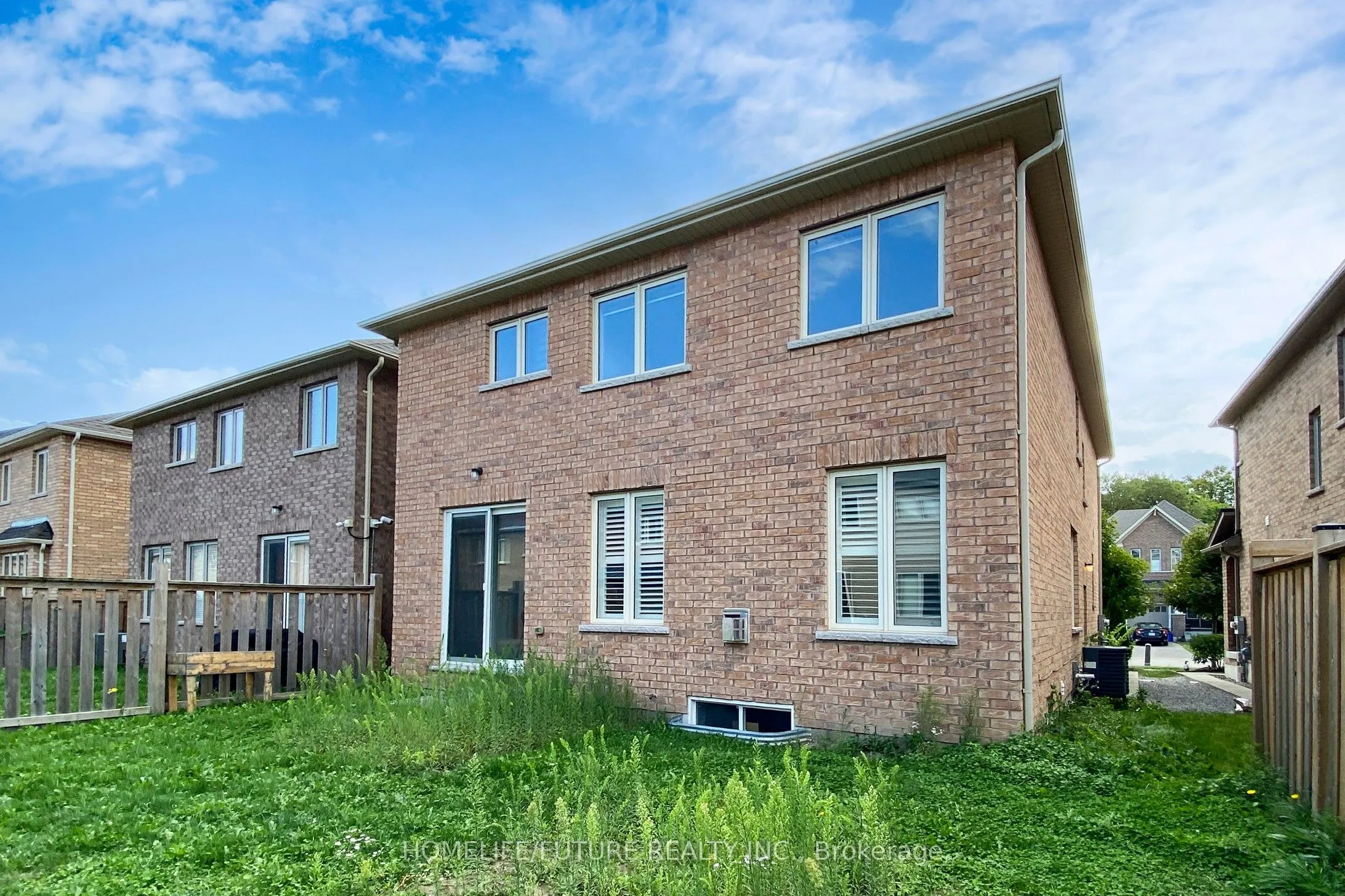 2385 Dress Circle Crescent, #Main & 2nd
