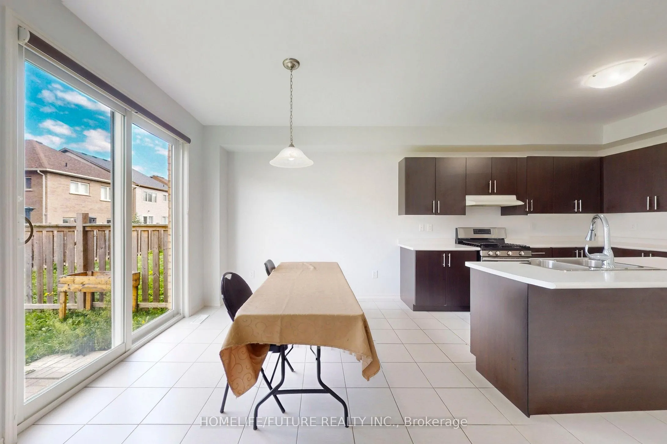 2385 Dress Circle Crescent, #Main & 2nd