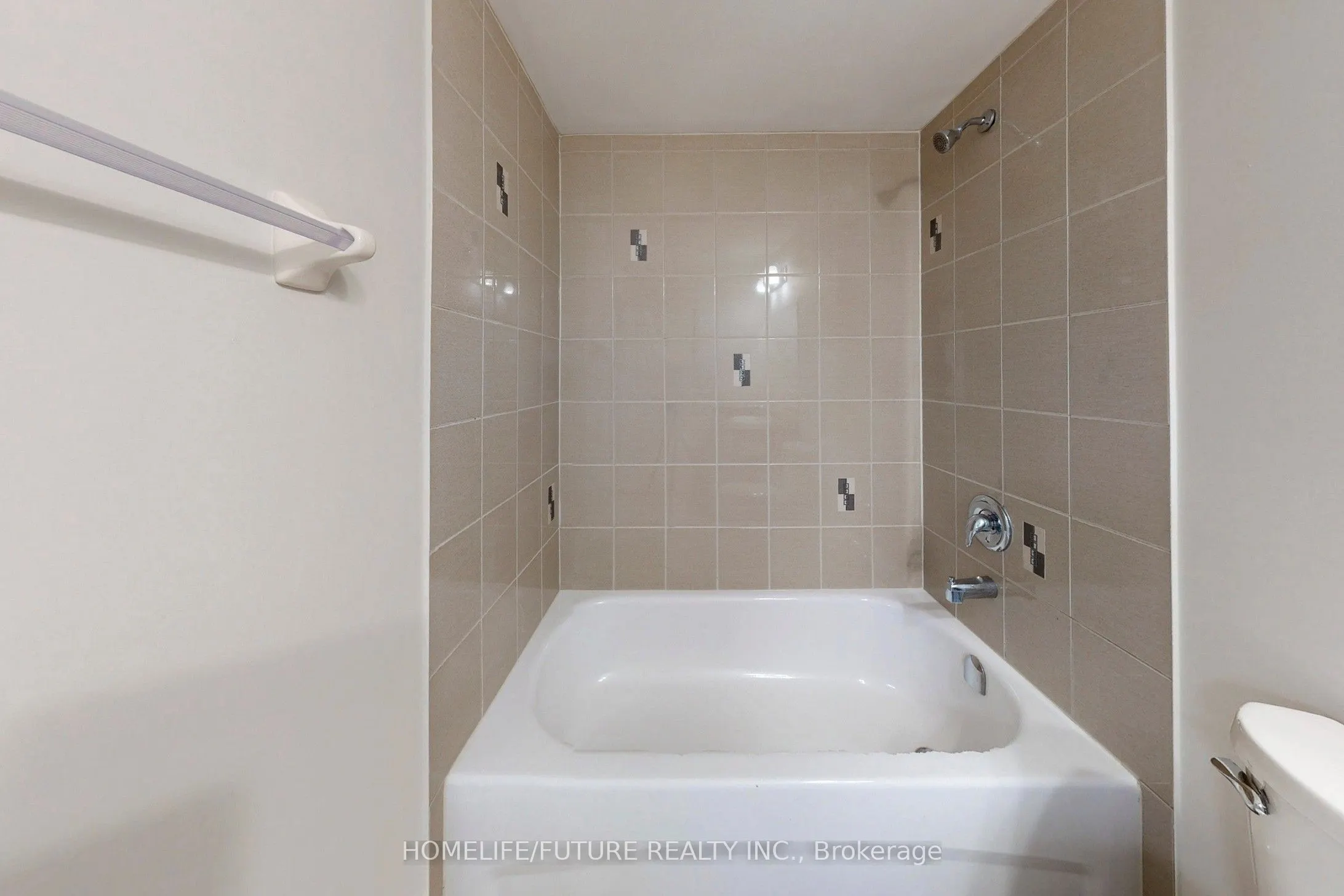 2385 Dress Circle Crescent, #Main & 2nd