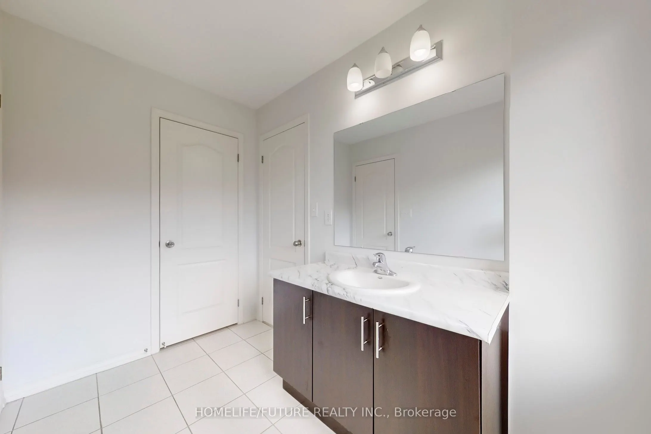 2385 Dress Circle Crescent, #Main & 2nd
