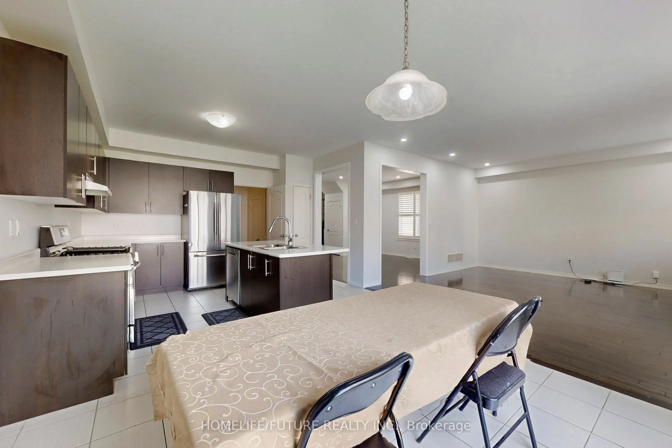 2385 Dress Circle Crescent, #Main & 2nd