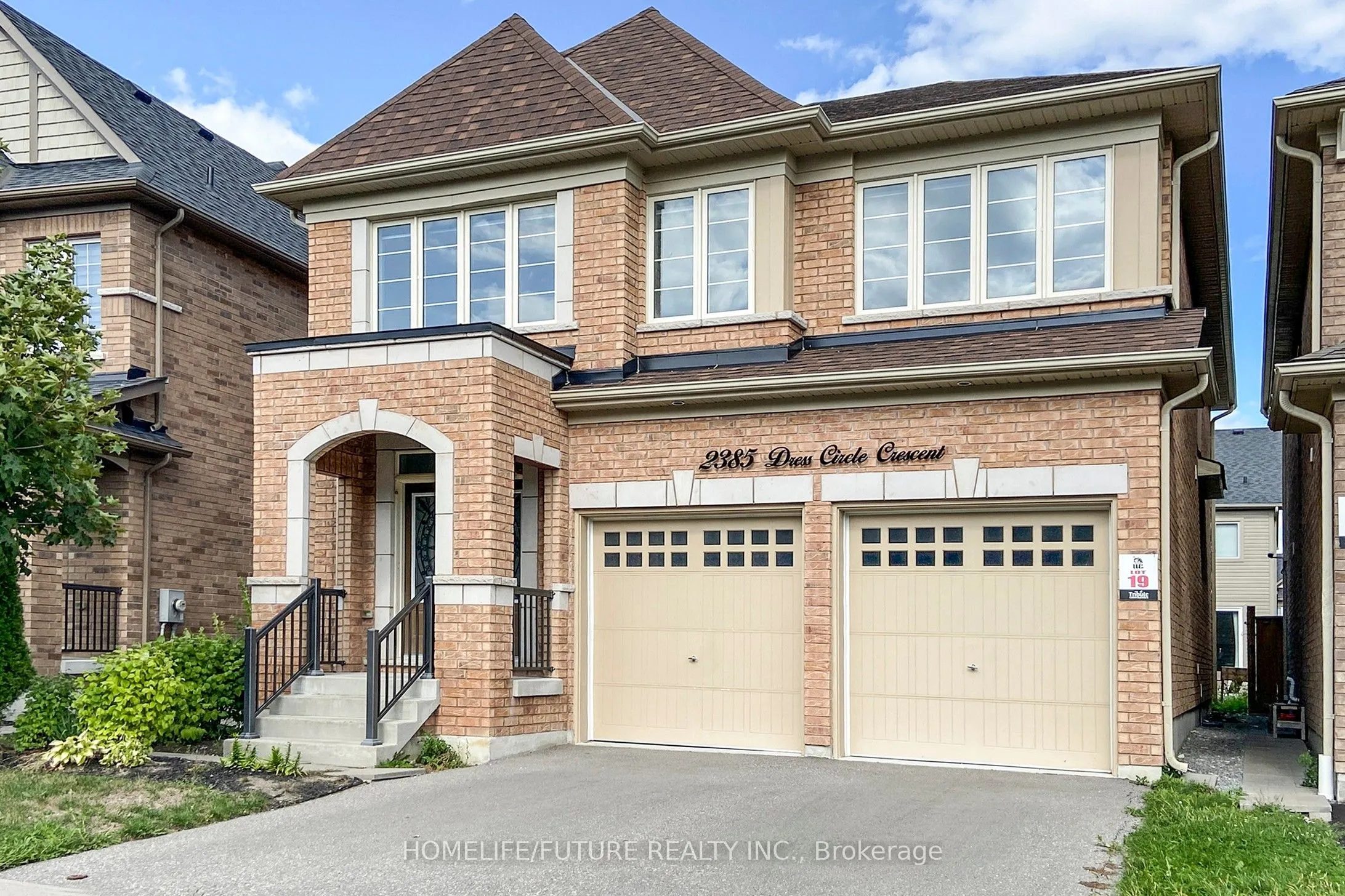 2385 Dress Circle Crescent, #Main & 2nd