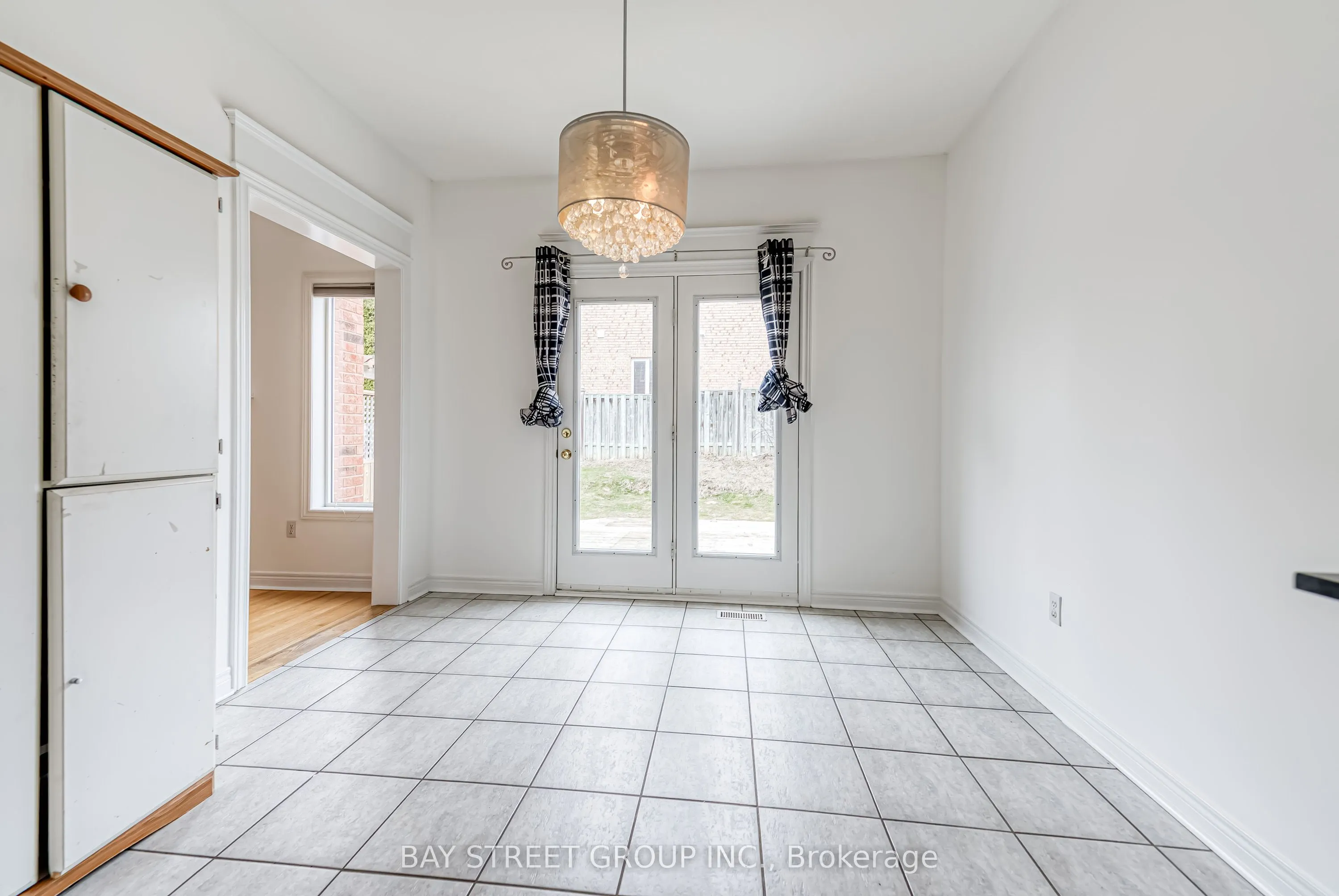 4 Pitfield Avenue