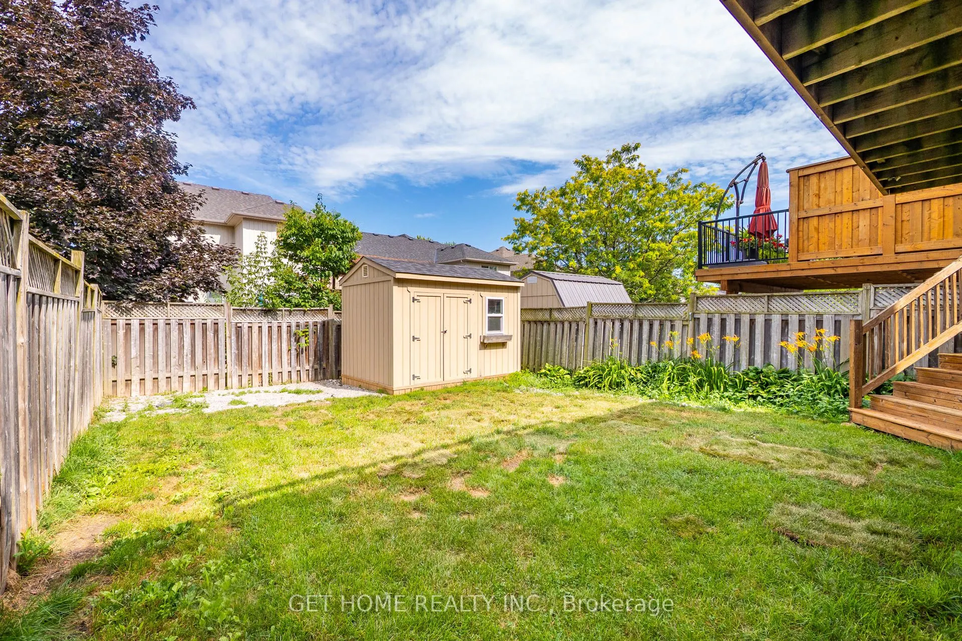 1119 Ashgrove Crescent