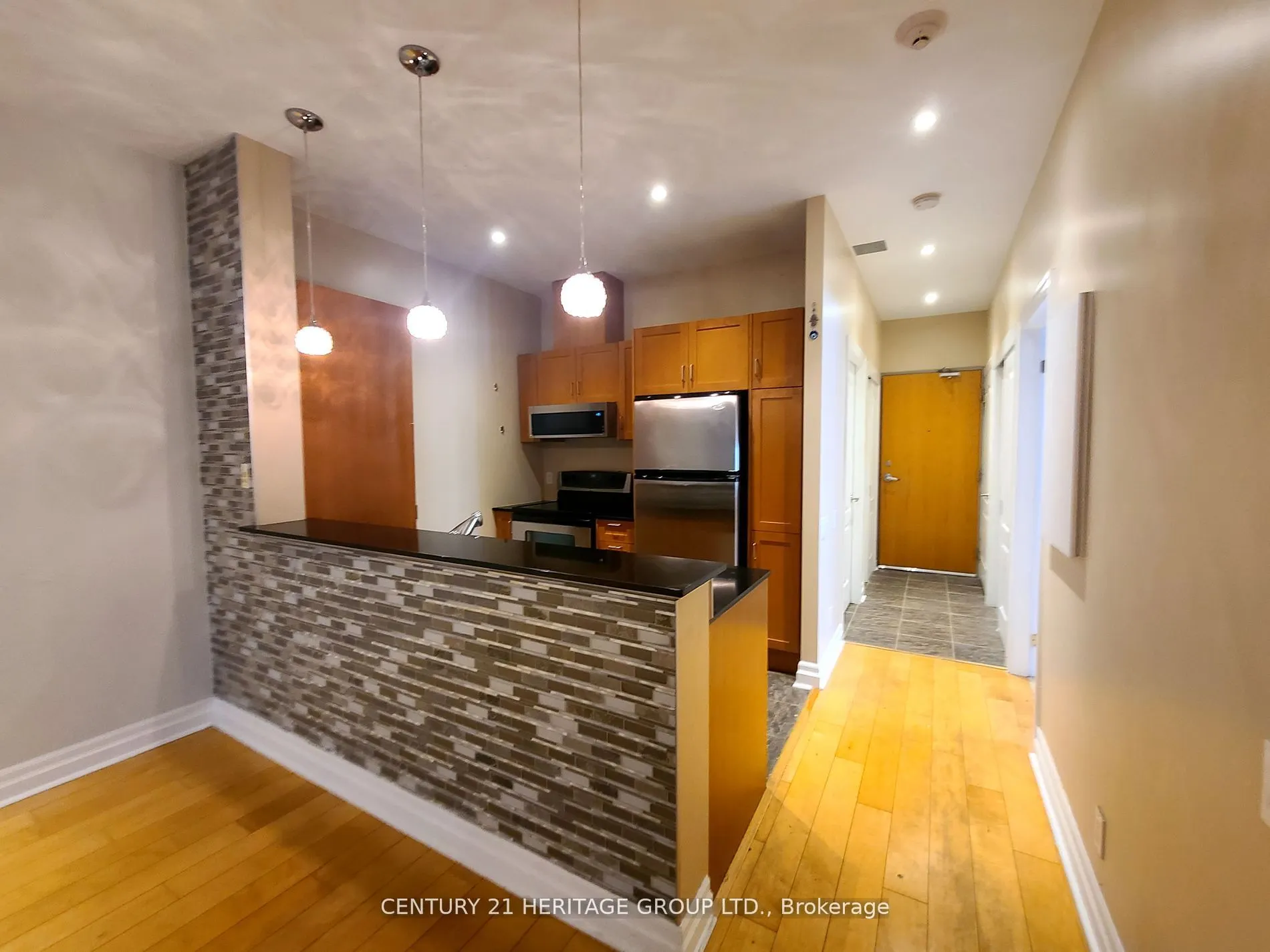 44 Bond Street W, #416