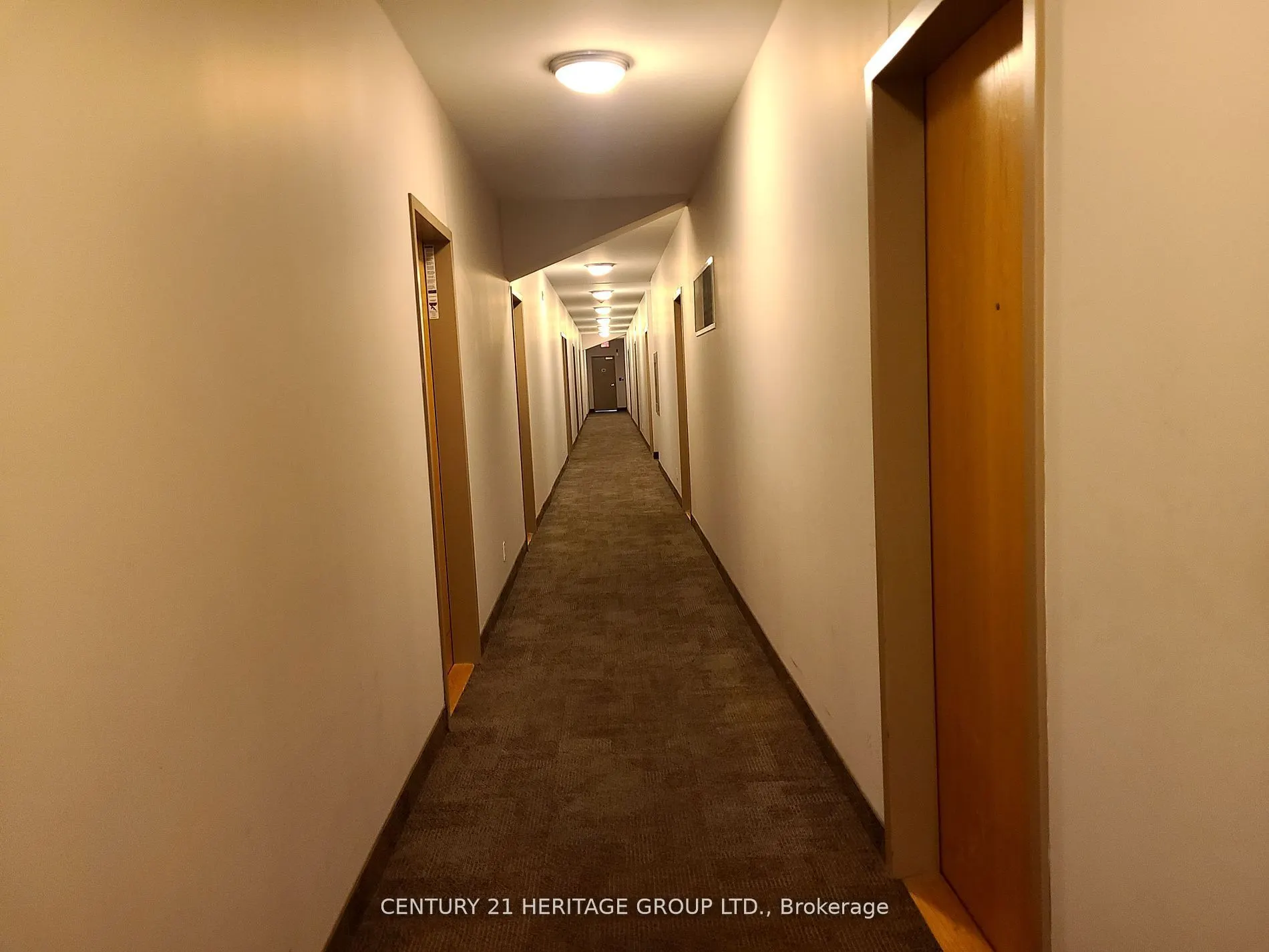 44 Bond Street W, #416