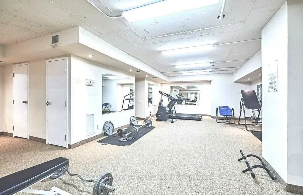 44 Bond Street W, #416