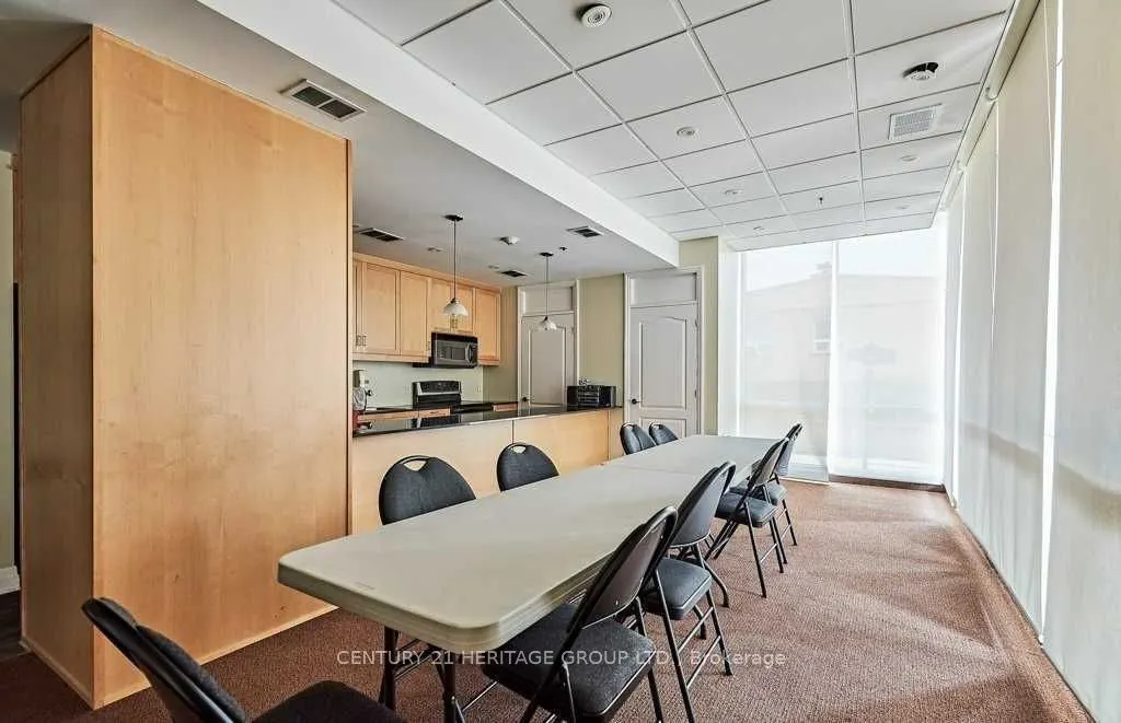 44 Bond Street W, #416