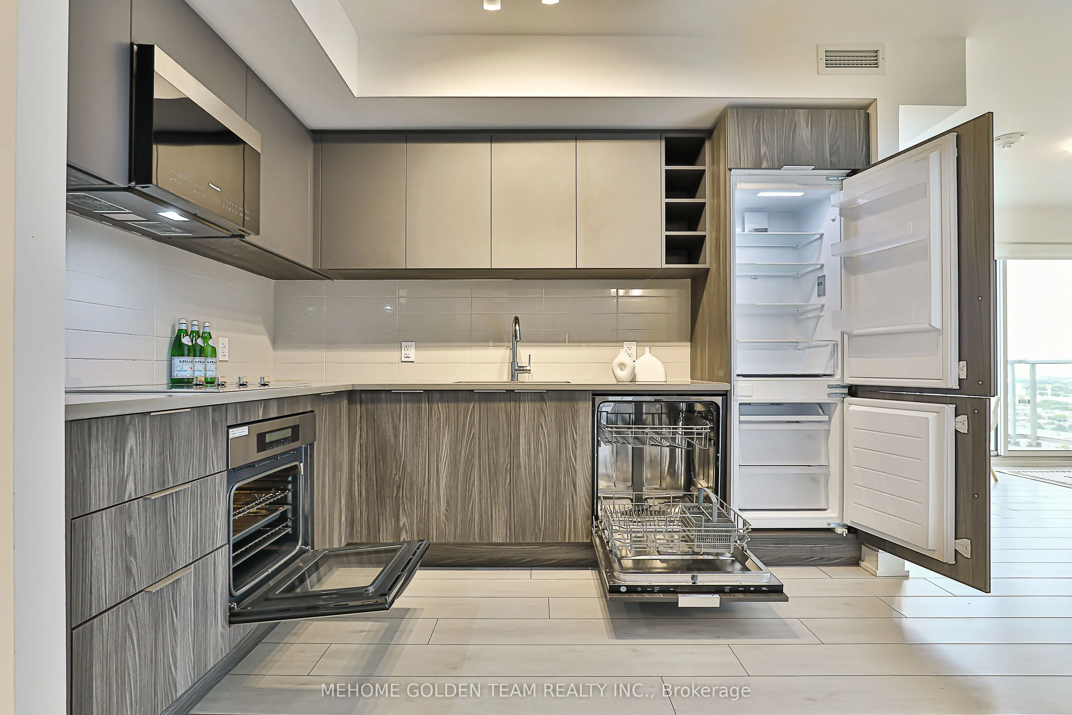 2033 Kennedy Road, #2808