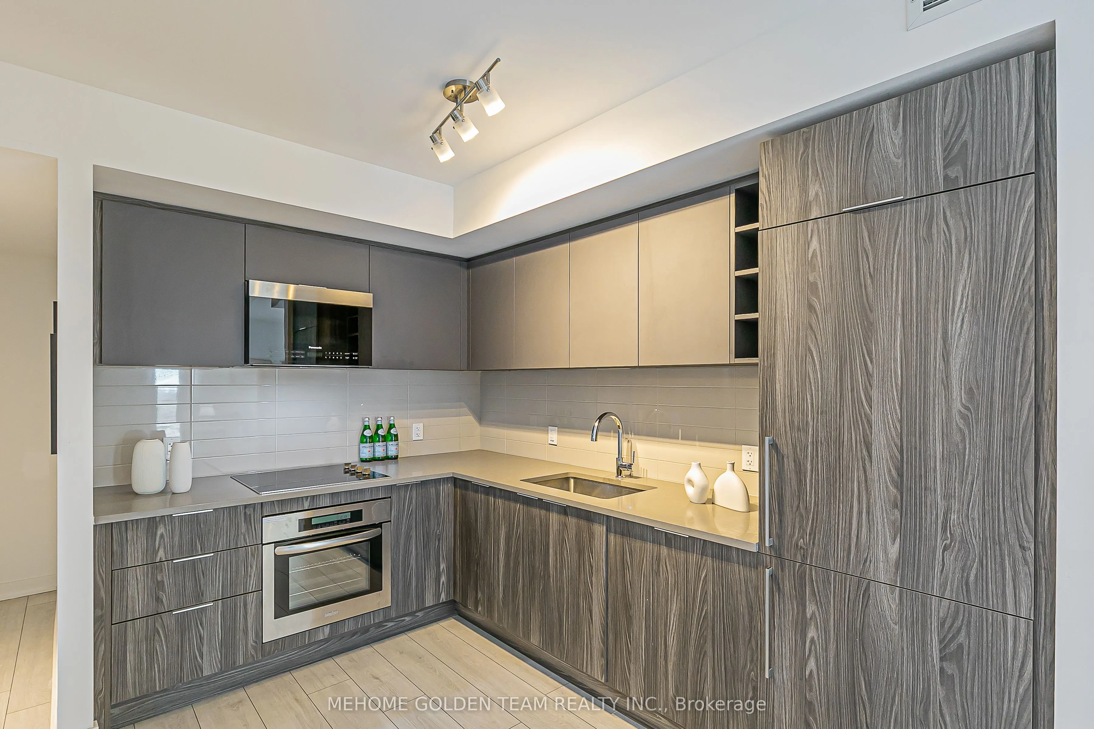 2033 Kennedy Road, #2808