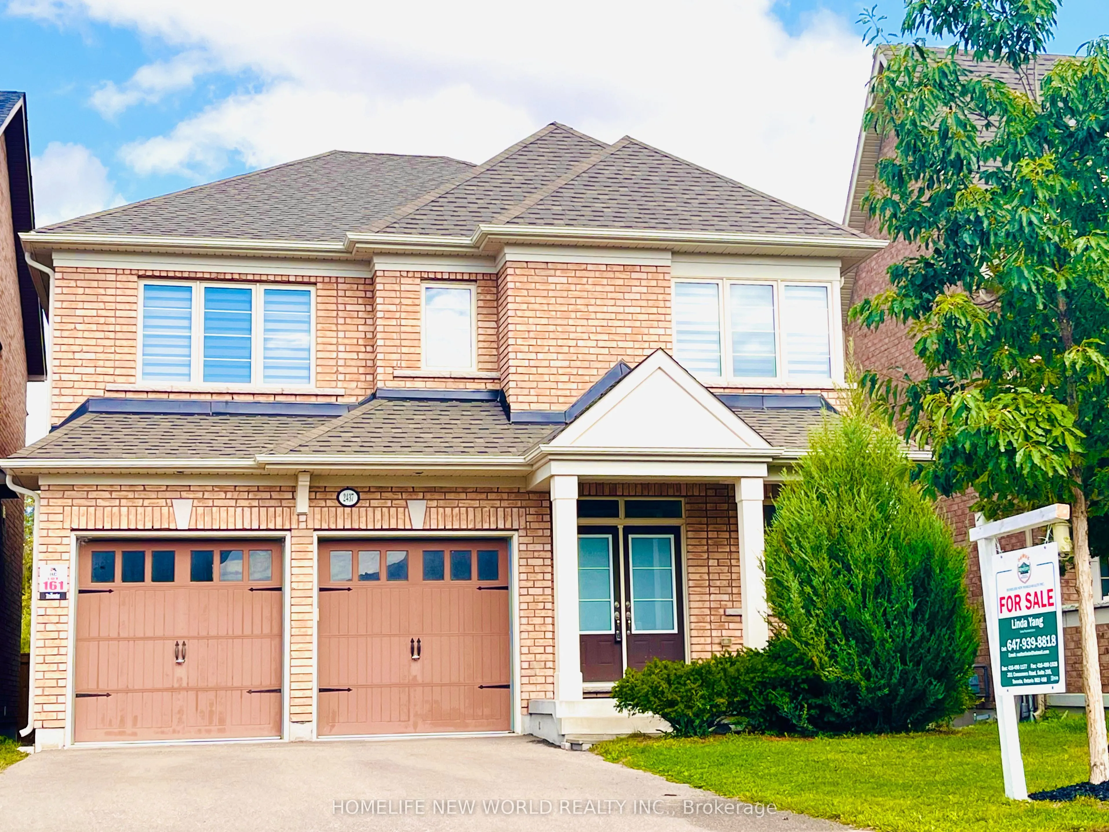 2437 Equestrian Crescent