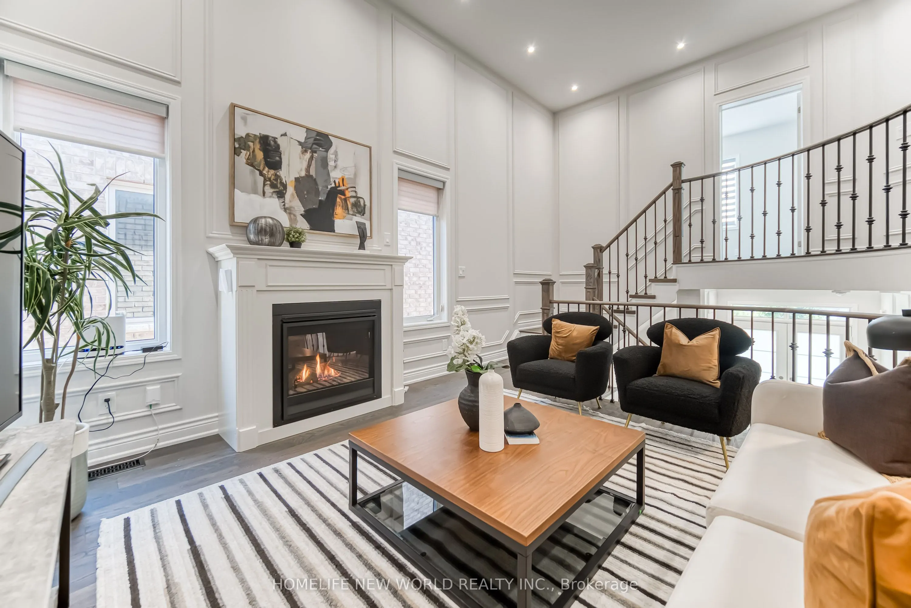 2437 Equestrian Crescent