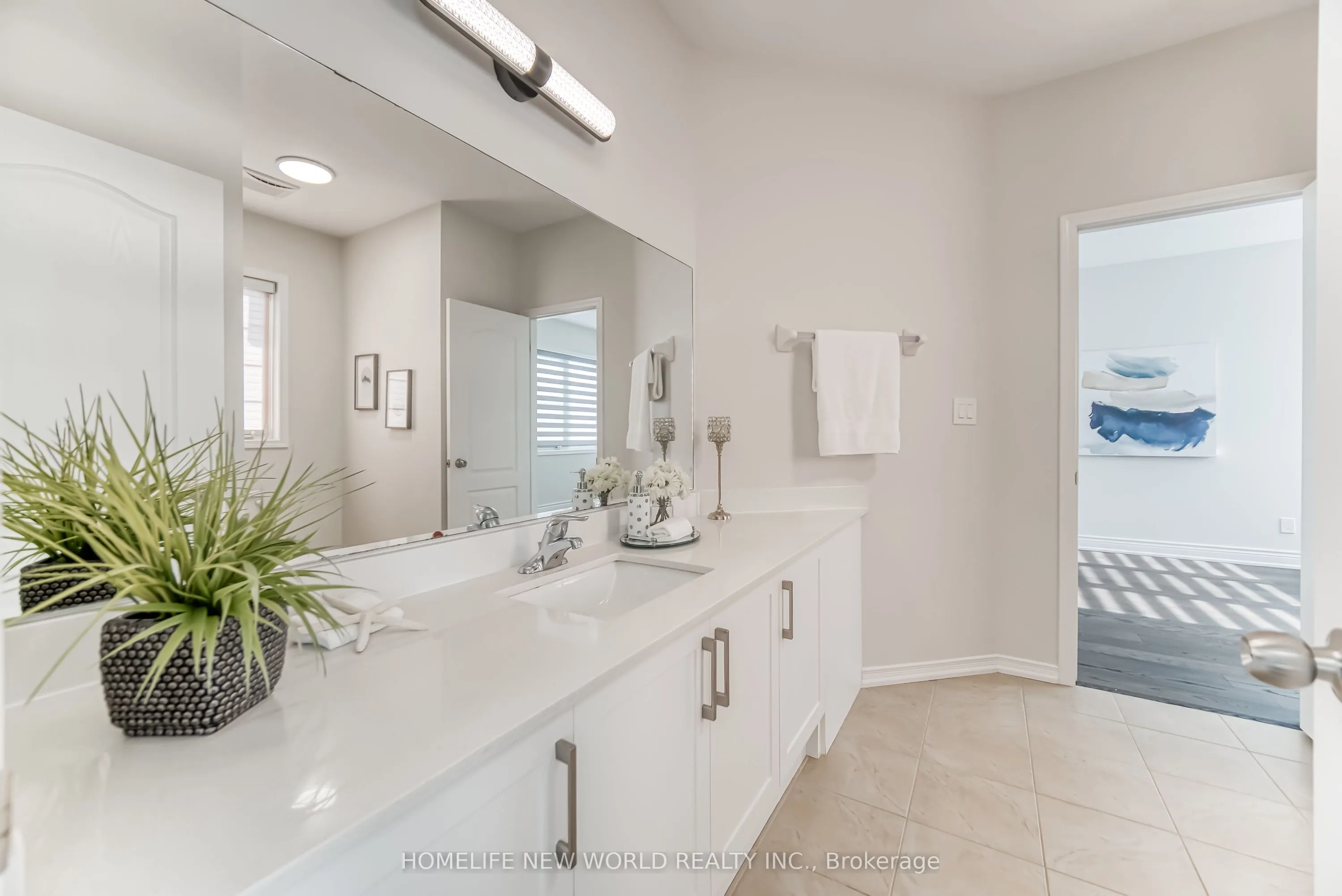 2437 Equestrian Crescent