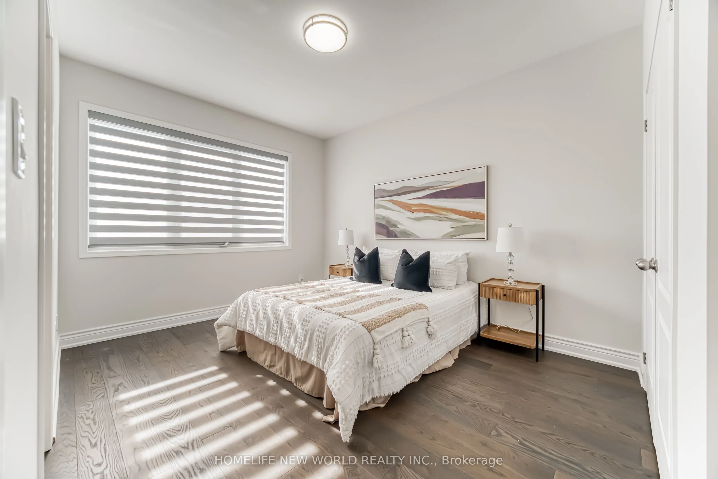 2437 Equestrian Crescent