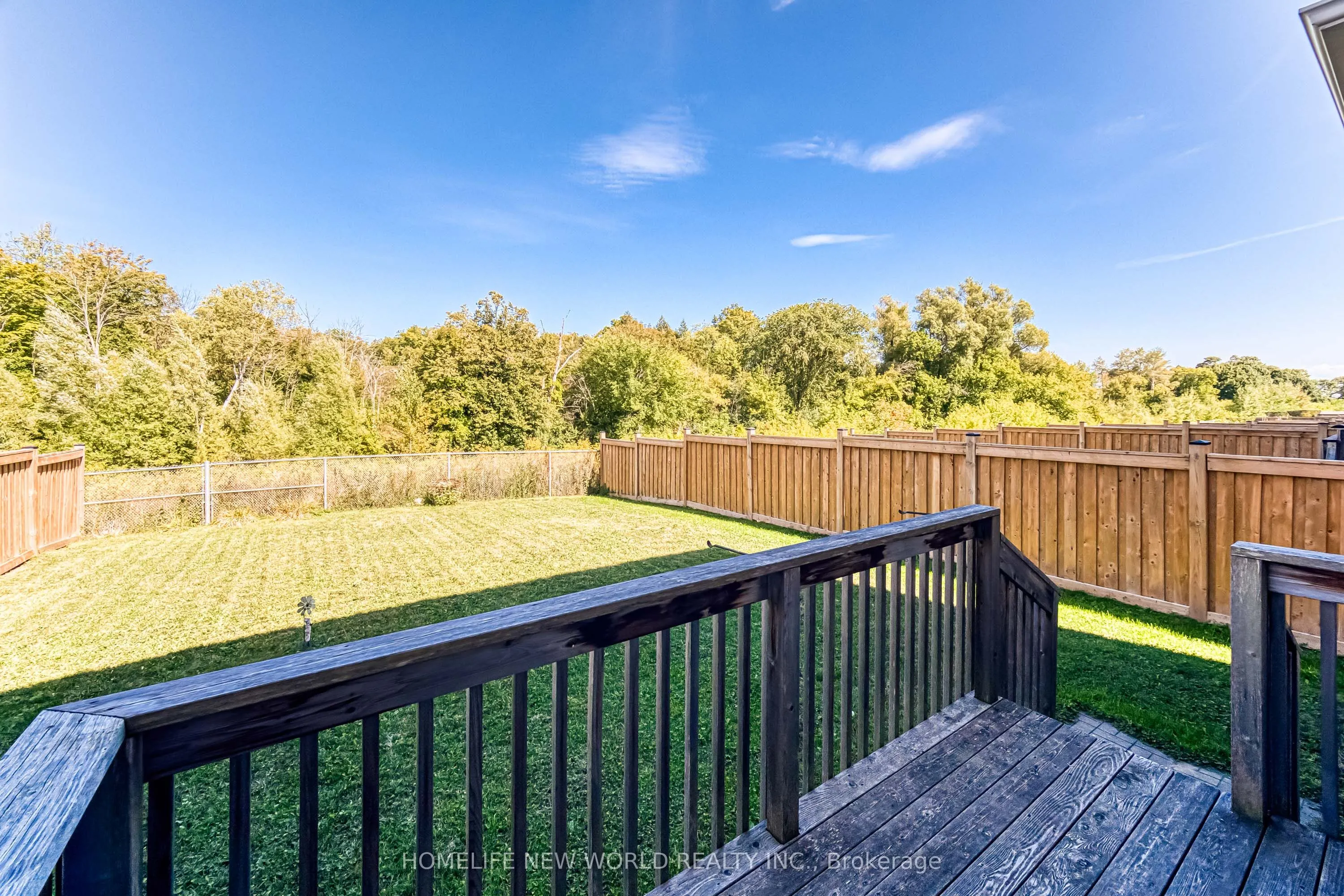 2437 Equestrian Crescent