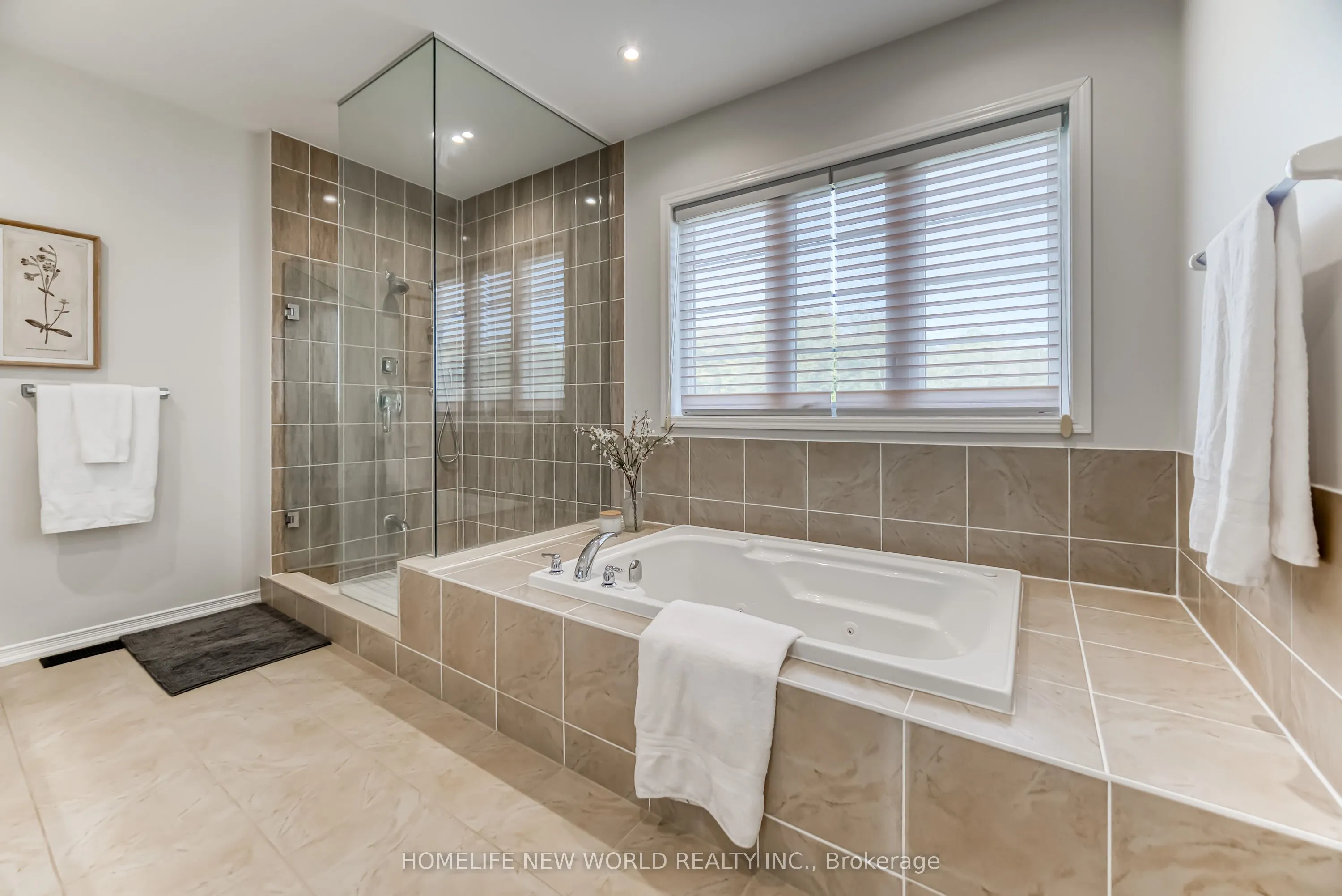 2437 Equestrian Crescent