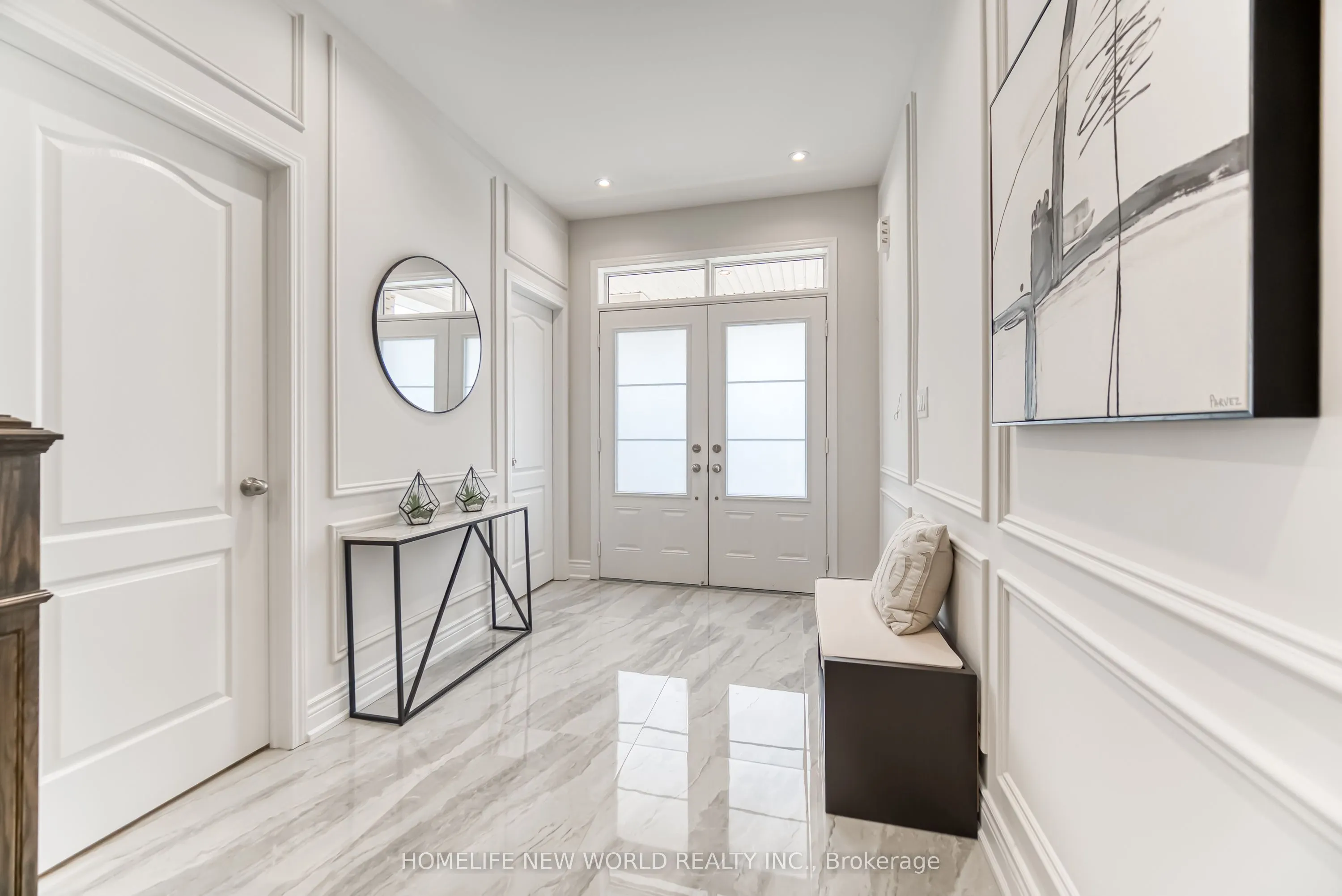 2437 Equestrian Crescent