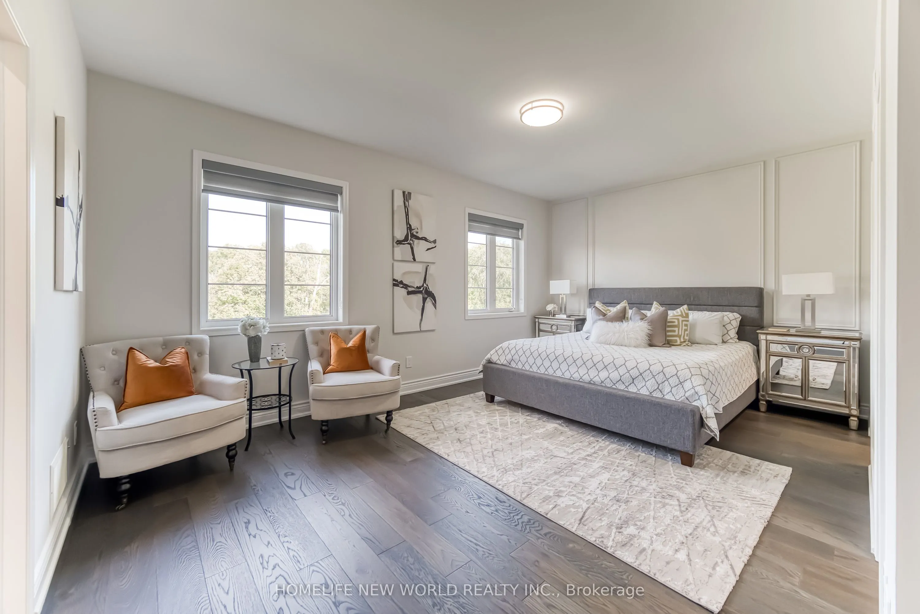 2437 Equestrian Crescent