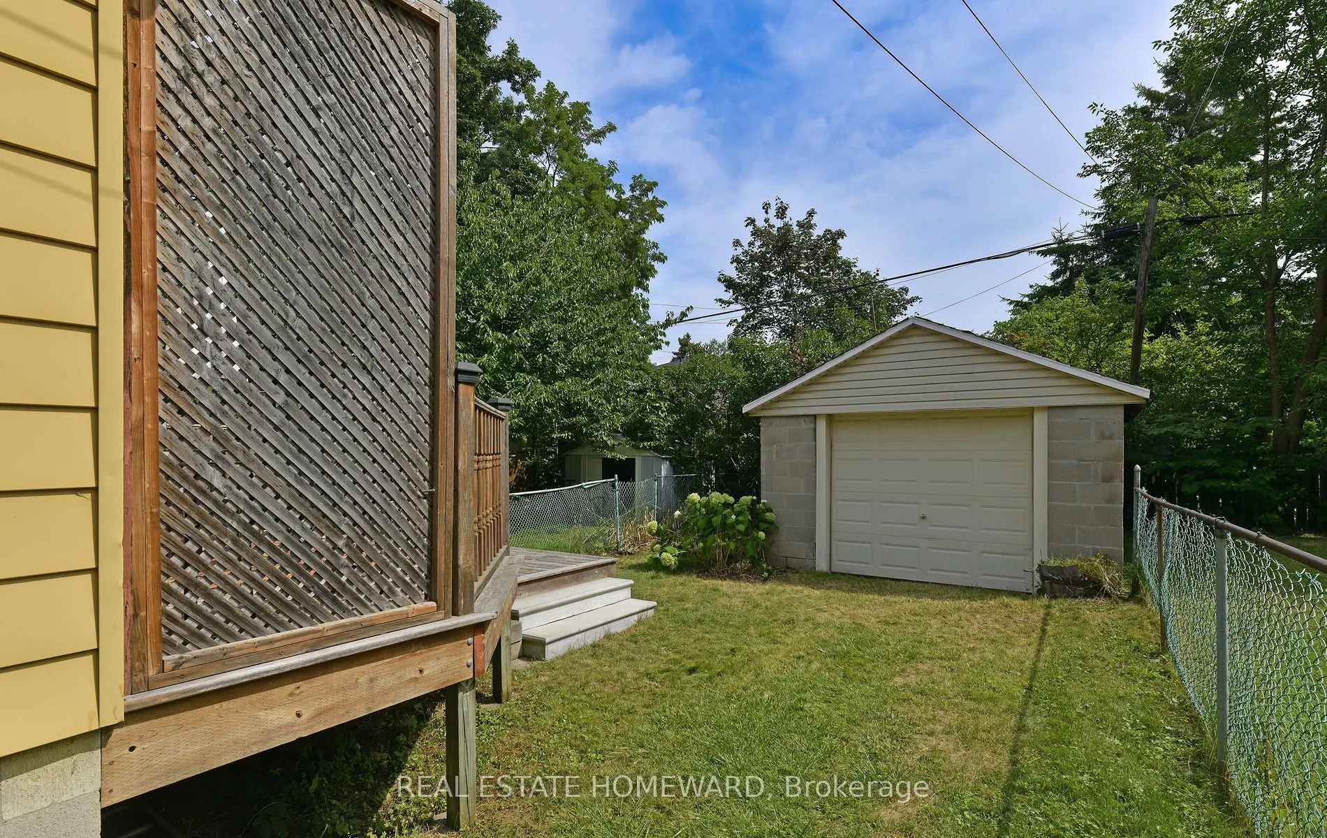 295 Chisholm Avenue