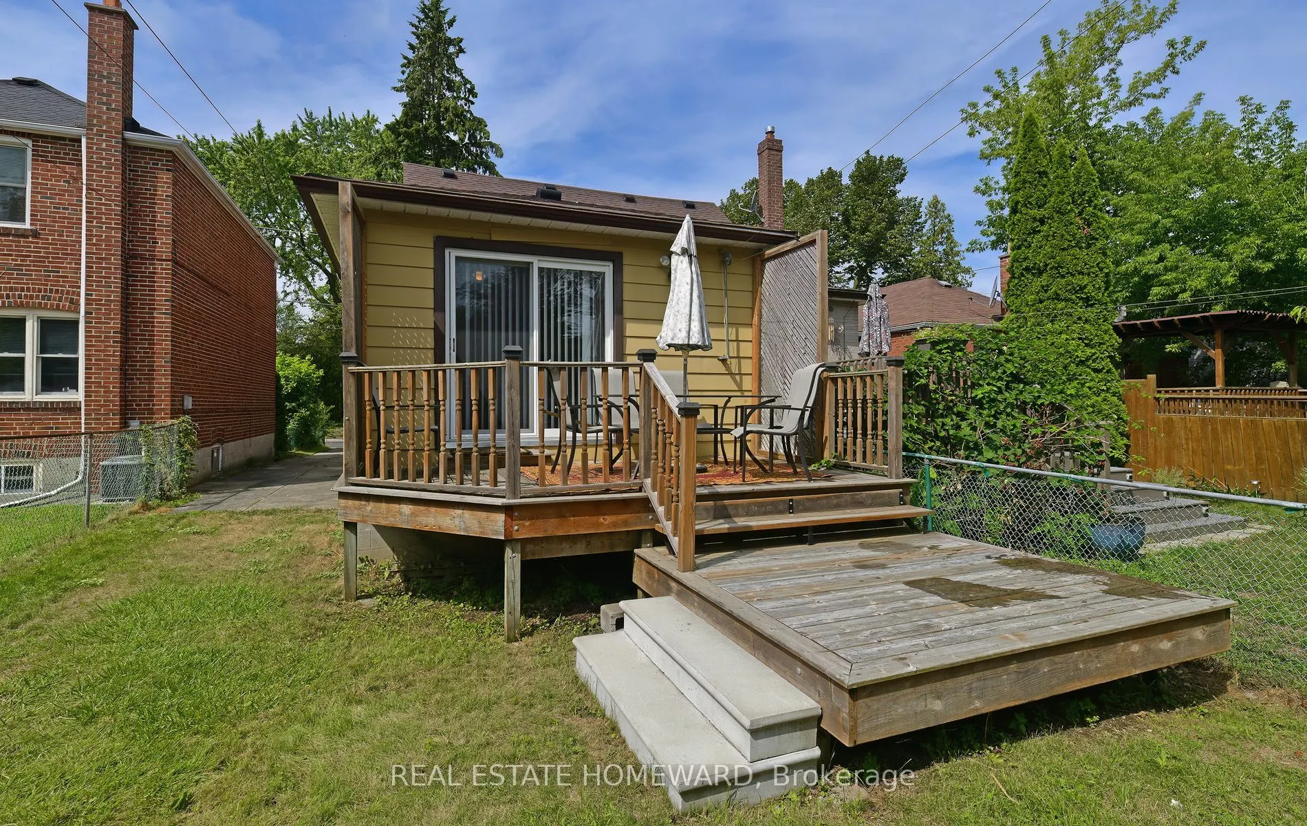 295 Chisholm Avenue