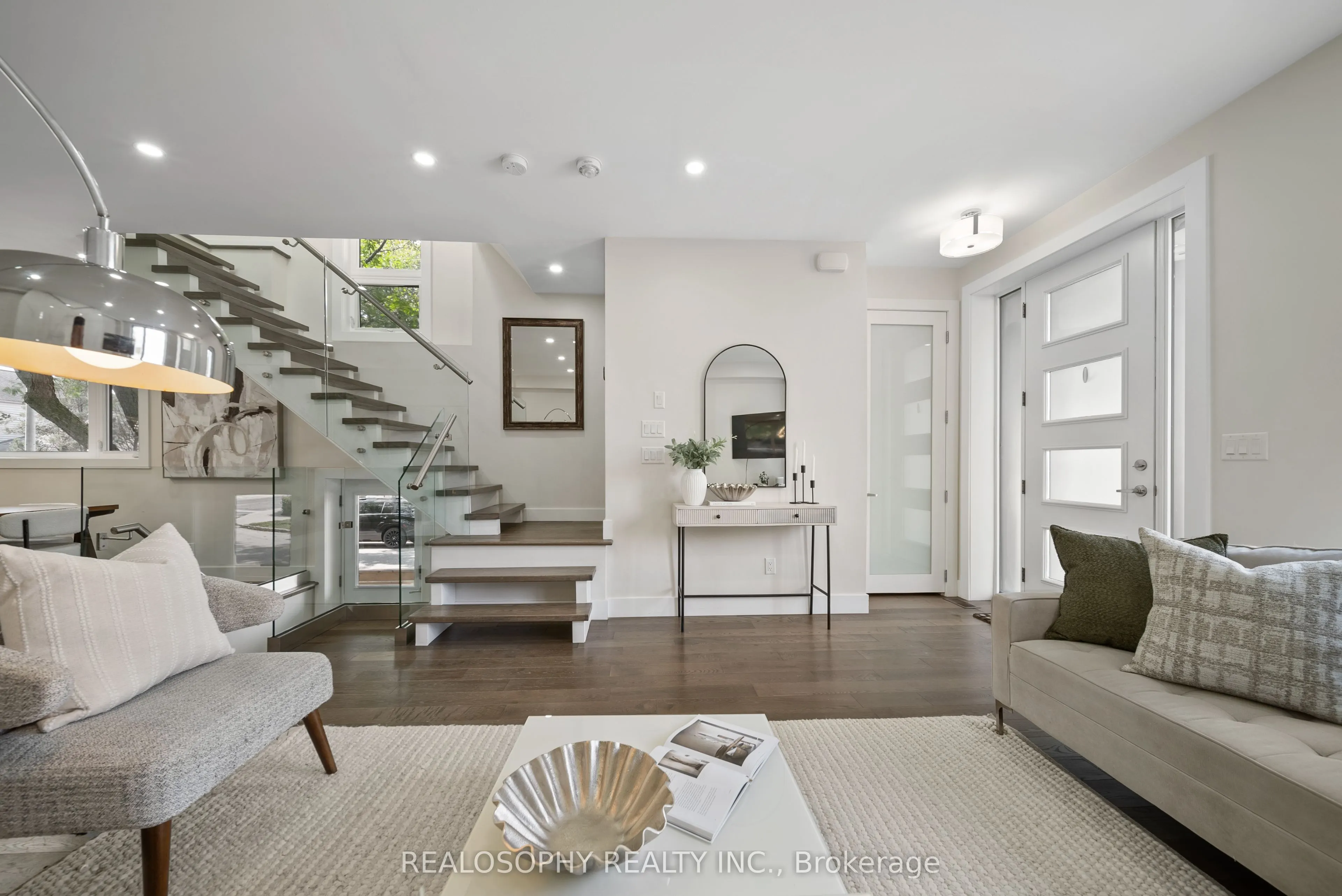 9 Plains Road