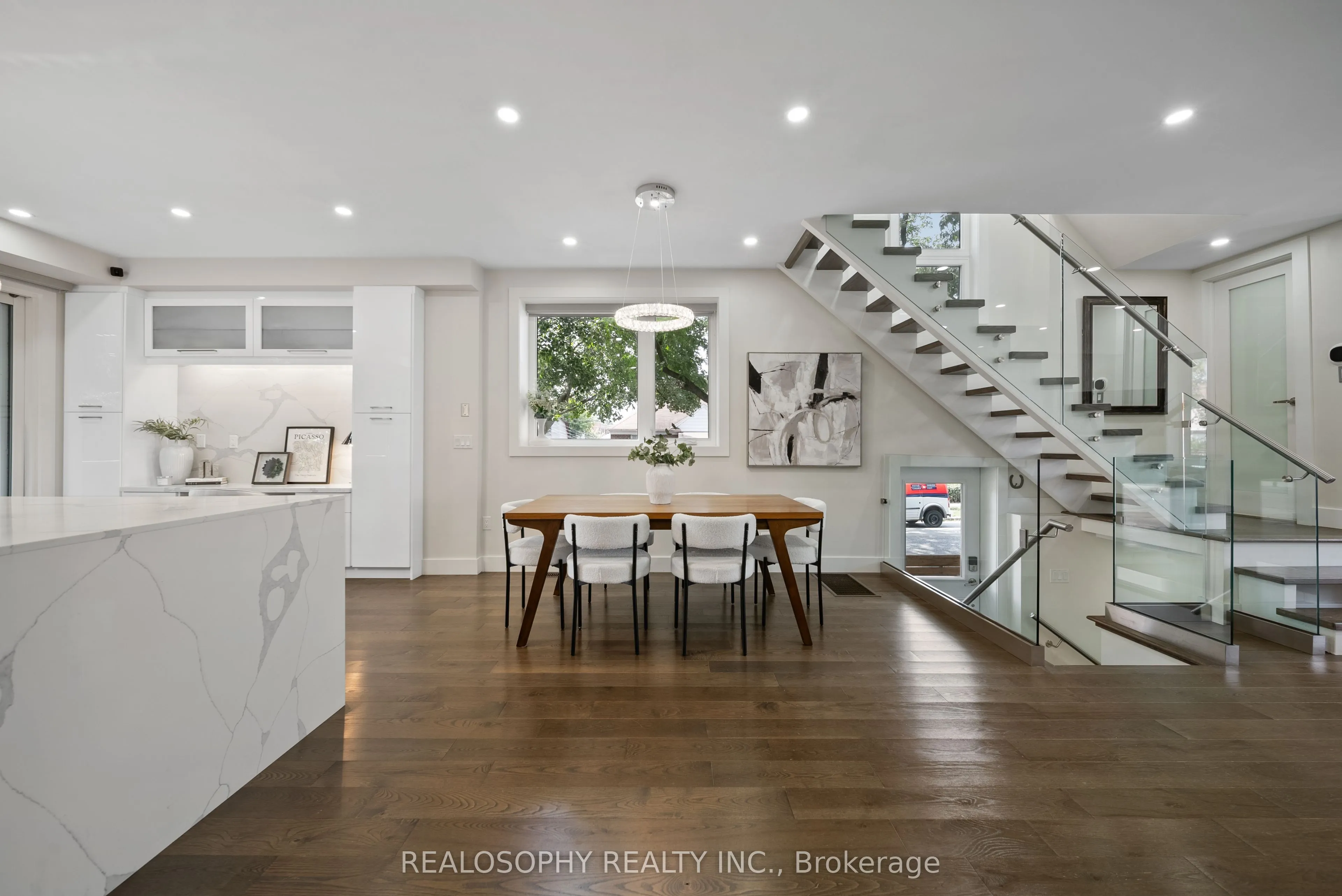 9 Plains Road