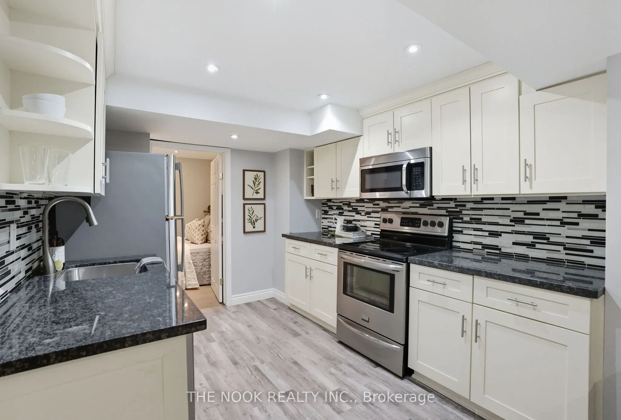 18 Mowat Court