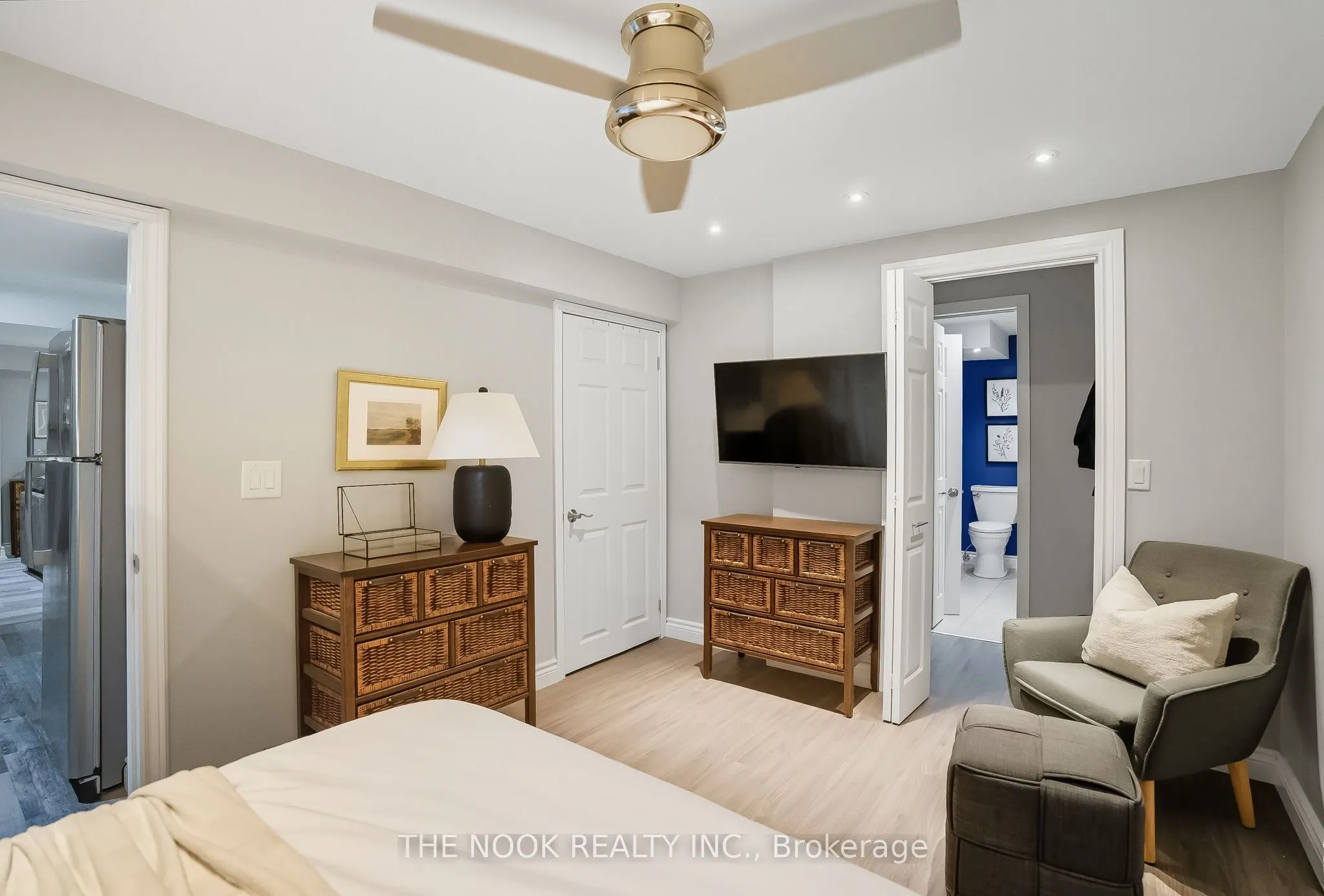 18 Mowat Court