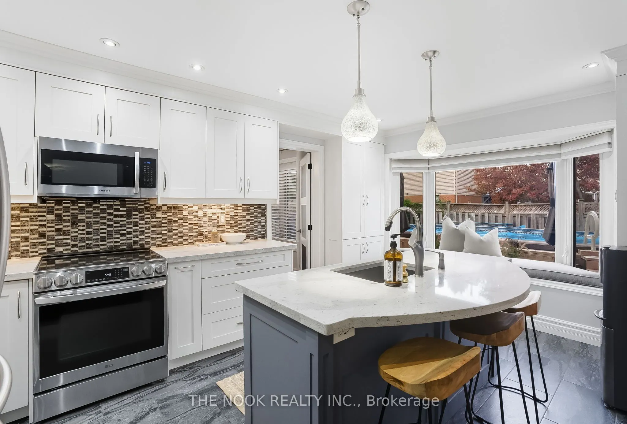 18 Mowat Court