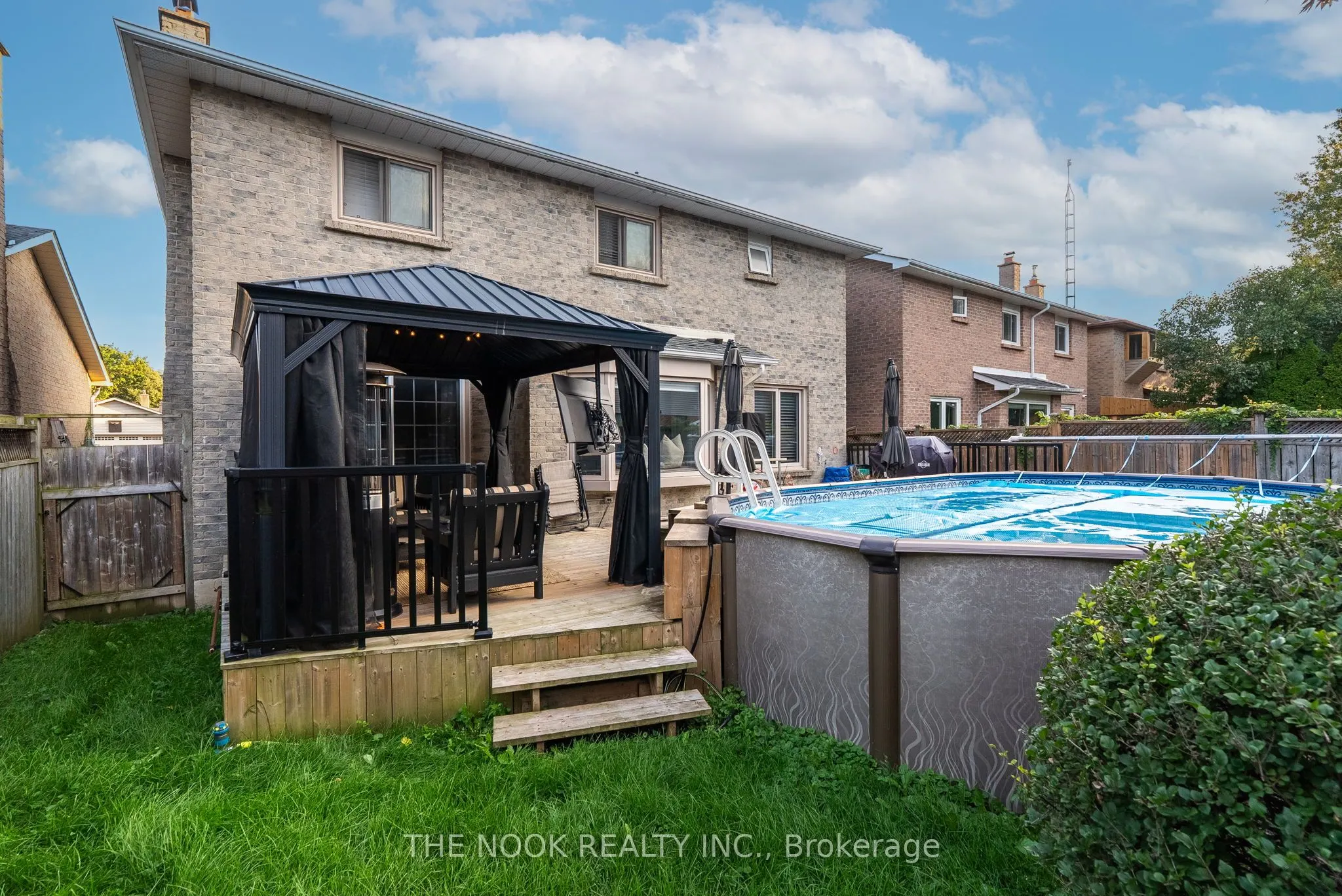 18 Mowat Court