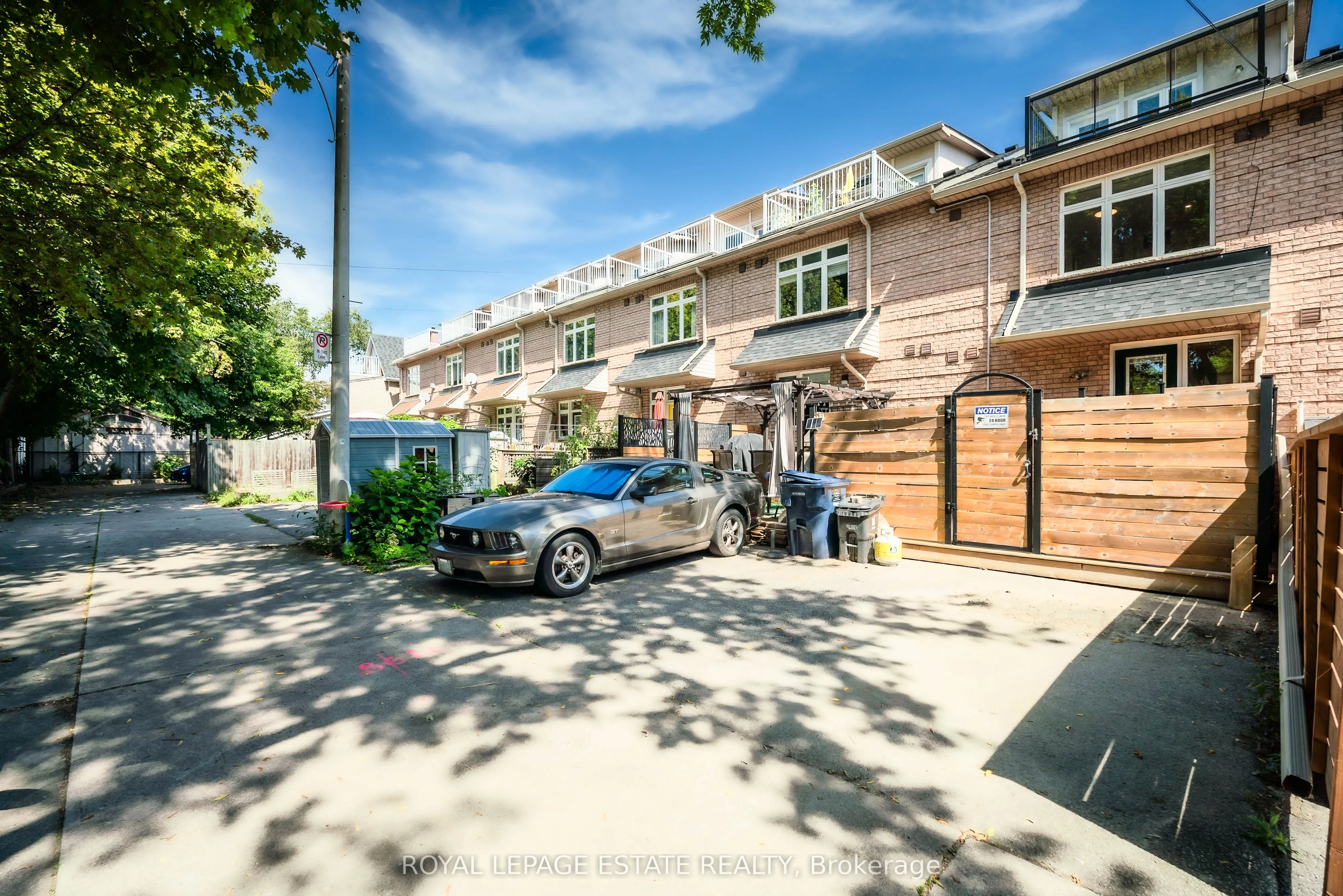 18 Bastedo Avenue
