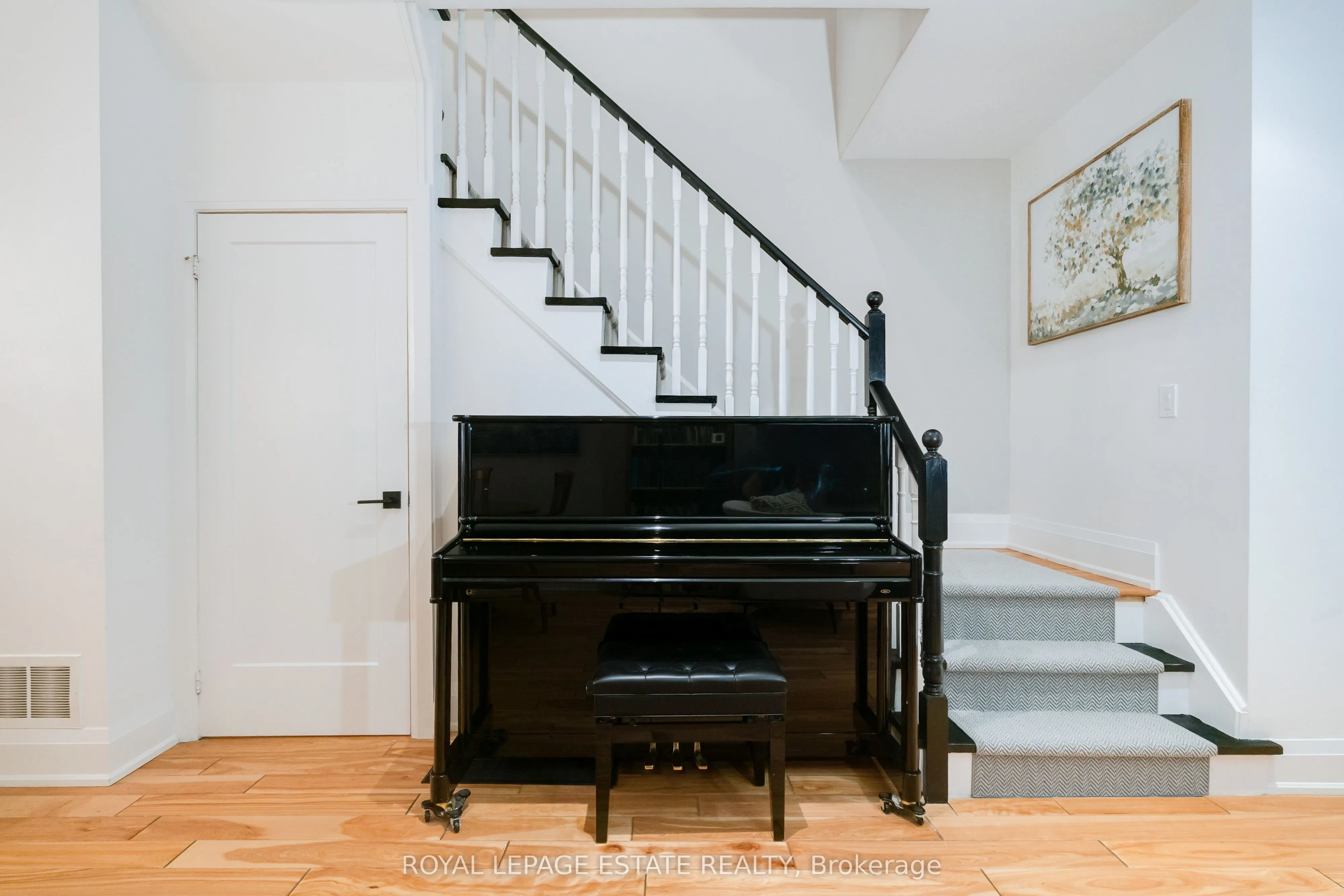 18 Bastedo Avenue