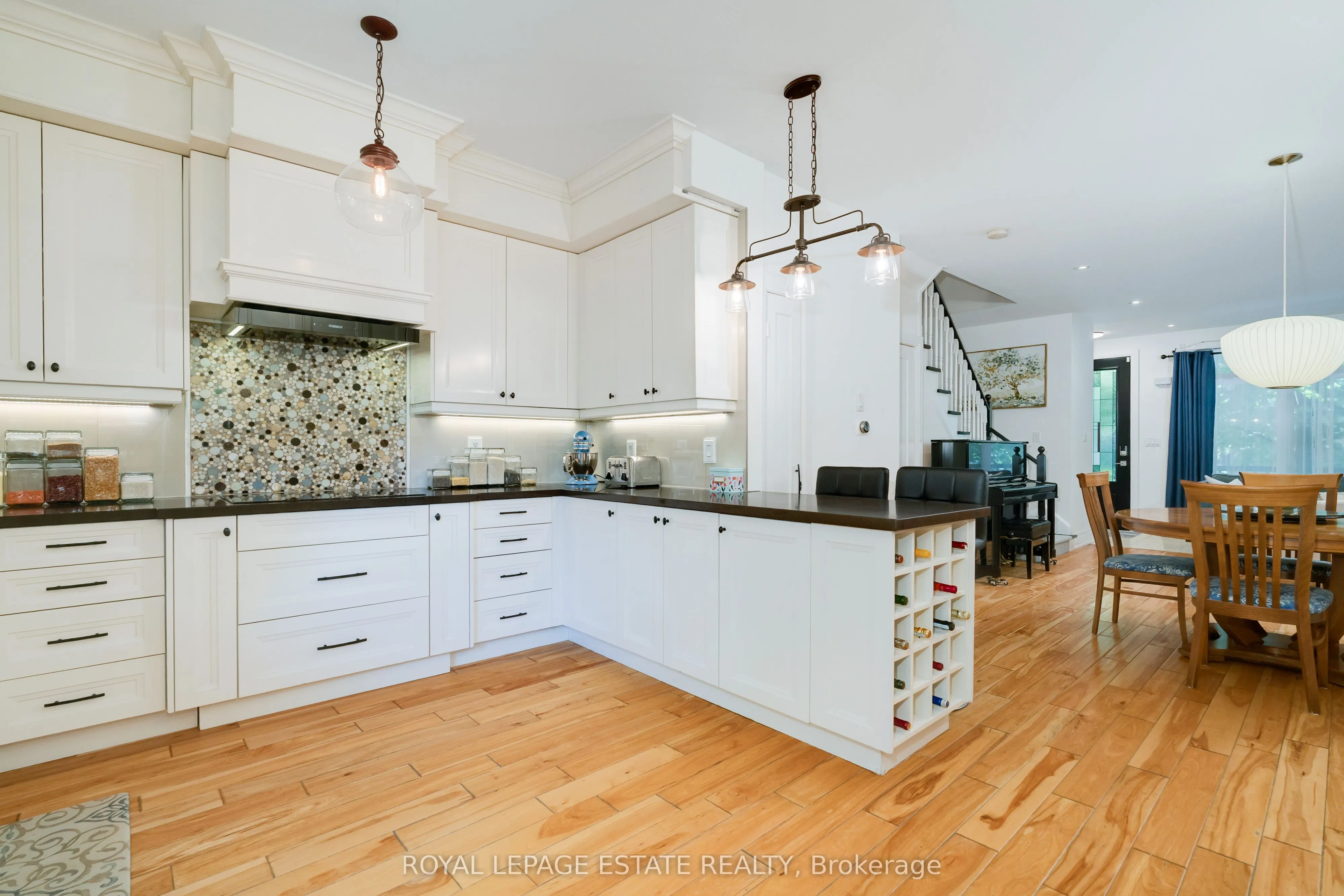 18 Bastedo Avenue