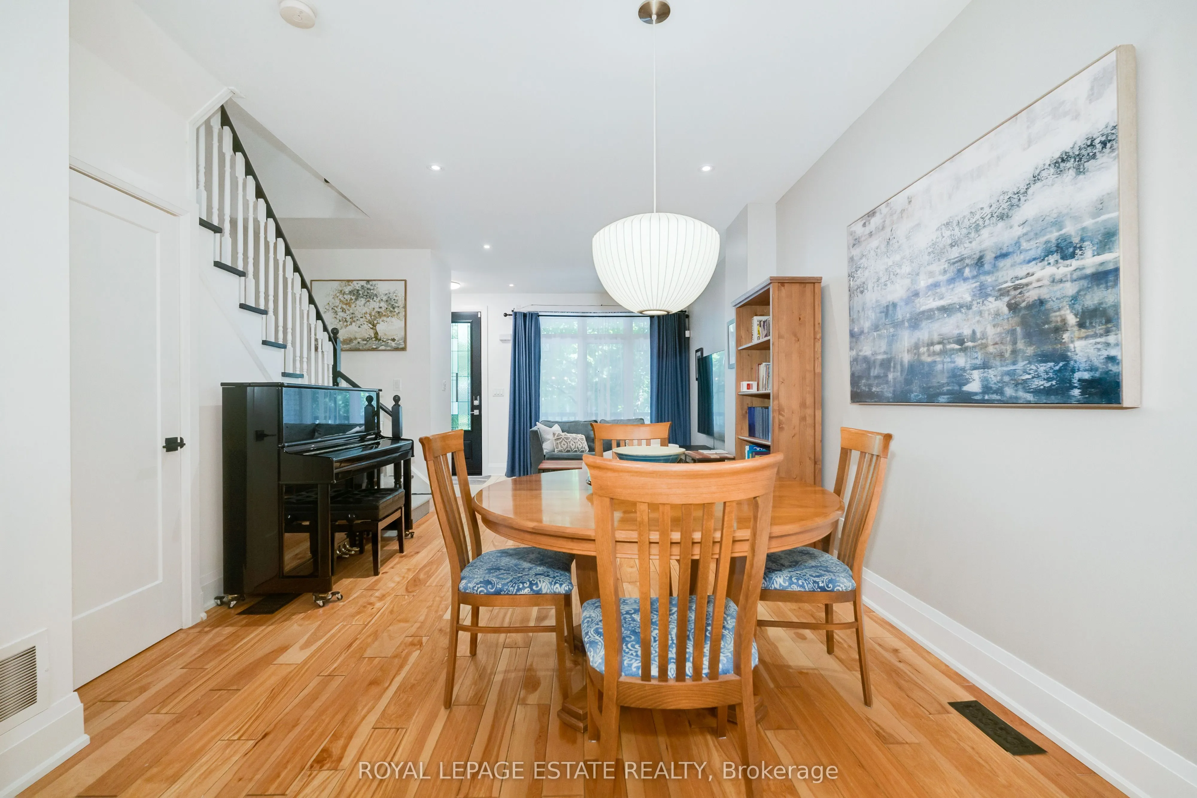 18 Bastedo Avenue